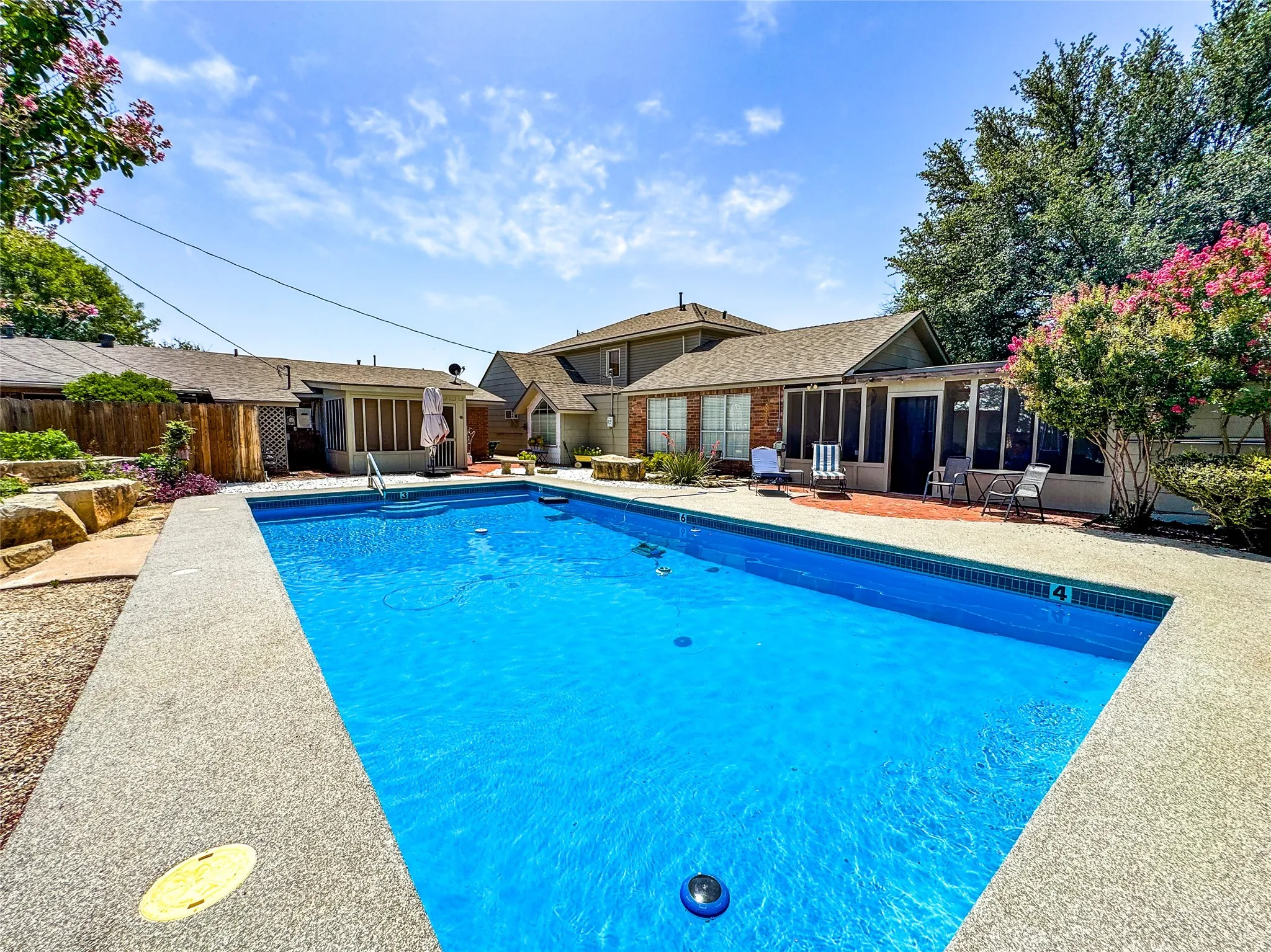 Apartment For Sale in Haskell County , 703 N Avenue E, Haskell, Texas 79521, 4 Bedroom, 4 Bathroom, 1 Garage spaces, 3,202 Sqft, built in 1963, mls#21312234, Real Estate Agent in Haskell, Homes For Sale in Haskell county, Homes For Sale in Haskell, Realtor in Haskell Texas, Real Estate Brokerage Independent Realty Texas, Luminita Cordes Realtor
