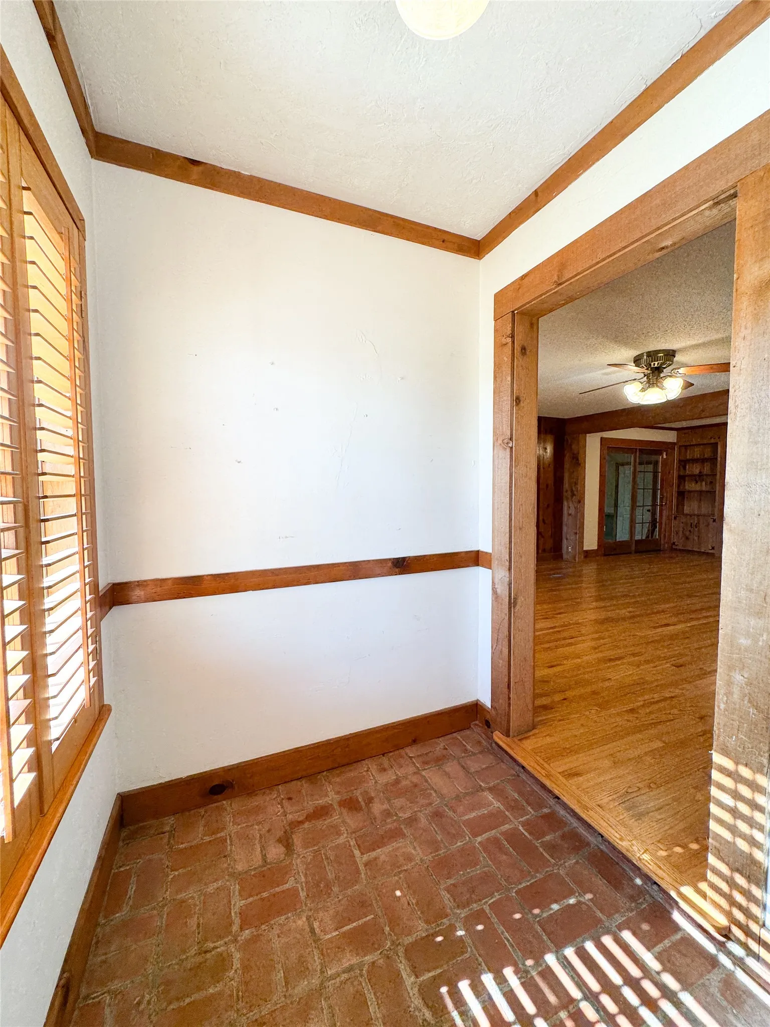 Apartment For Sale in Haskell County , 703 N Avenue E, Haskell, Texas 79521, 4 Bedroom, 4 Bathroom, 1 Garage spaces, 3,202 Sqft, built in 1963, mls#21312234, Real Estate Agent in Haskell, Homes For Sale in Haskell county, Homes For Sale in Haskell, Realtor in Haskell Texas, Real Estate Brokerage Independent Realty Texas, Luminita Cordes Realtor