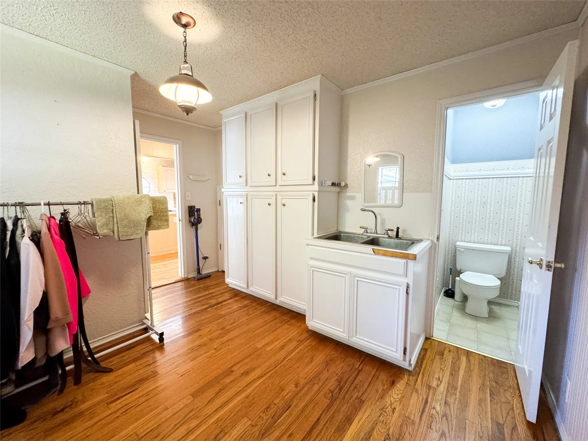 Apartment For Sale in Haskell County , 703 N Avenue E, Haskell, Texas 79521, 4 Bedroom, 4 Bathroom, 1 Garage spaces, 3,202 Sqft, built in 1963, mls#21312234, Real Estate Agent in Haskell, Homes For Sale in Haskell county, Homes For Sale in Haskell, Realtor in Haskell Texas, Real Estate Brokerage Independent Realty Texas, Luminita Cordes Realtor