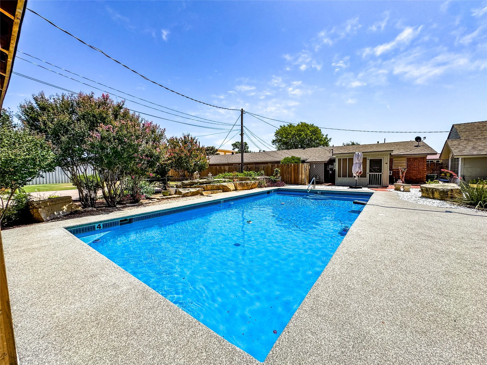 Apartment For Sale in Haskell County , 703 N Avenue E, Haskell, Texas 79521, 4 Bedroom, 4 Bathroom, 1 Garage spaces, 3,202 Sqft, built in 1963, mls#21312234, Real Estate Agent in Haskell, Homes For Sale in Haskell county, Homes For Sale in Haskell, Realtor in Haskell Texas, Real Estate Brokerage Independent Realty Texas, Luminita Cordes Realtor
