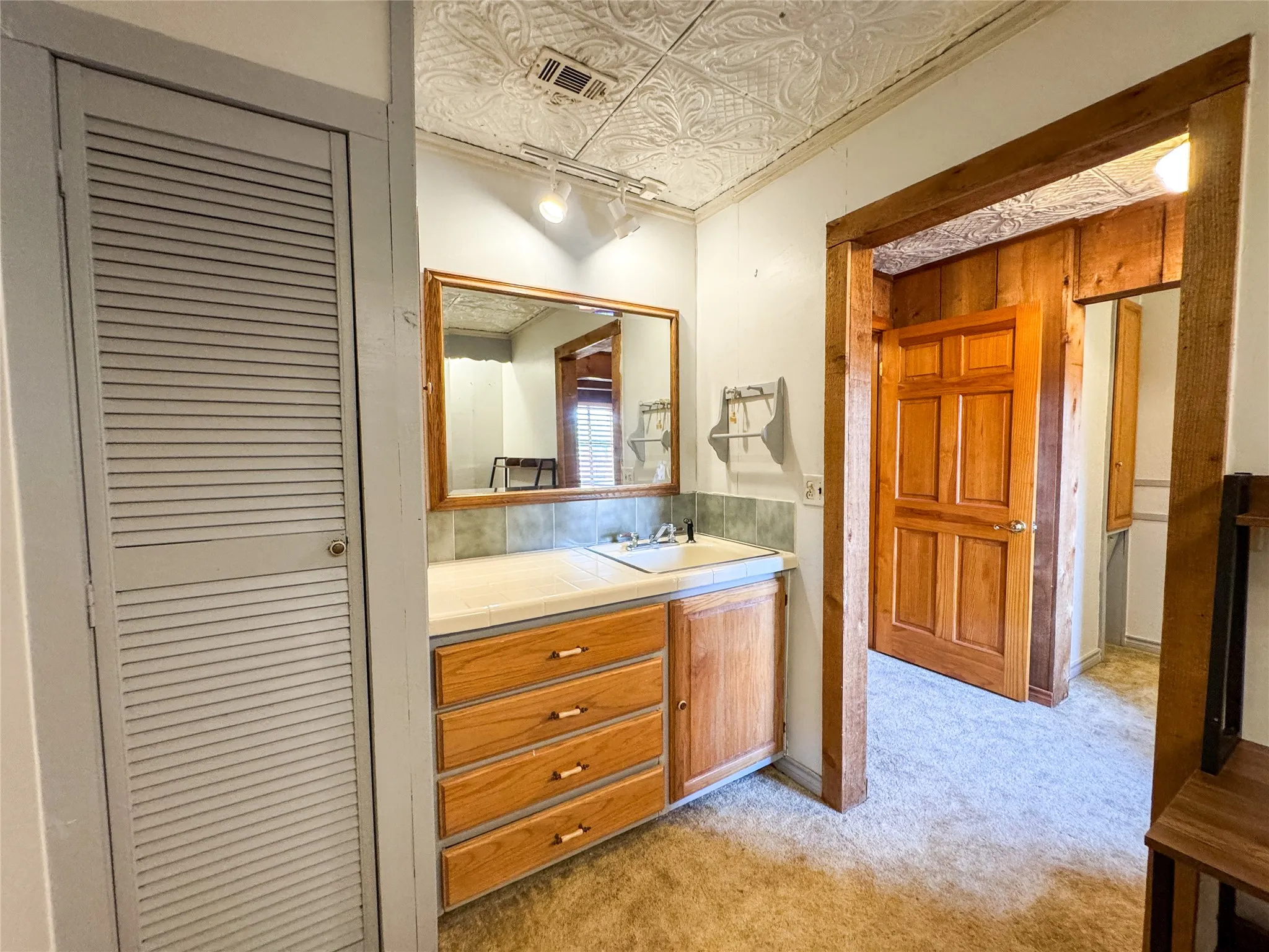Apartment For Sale in Haskell County , 703 N Avenue E, Haskell, Texas 79521, 4 Bedroom, 4 Bathroom, 1 Garage spaces, 3,202 Sqft, built in 1963, mls#21312234, Real Estate Agent in Haskell, Homes For Sale in Haskell county, Homes For Sale in Haskell, Realtor in Haskell Texas, Real Estate Brokerage Independent Realty Texas, Luminita Cordes Realtor