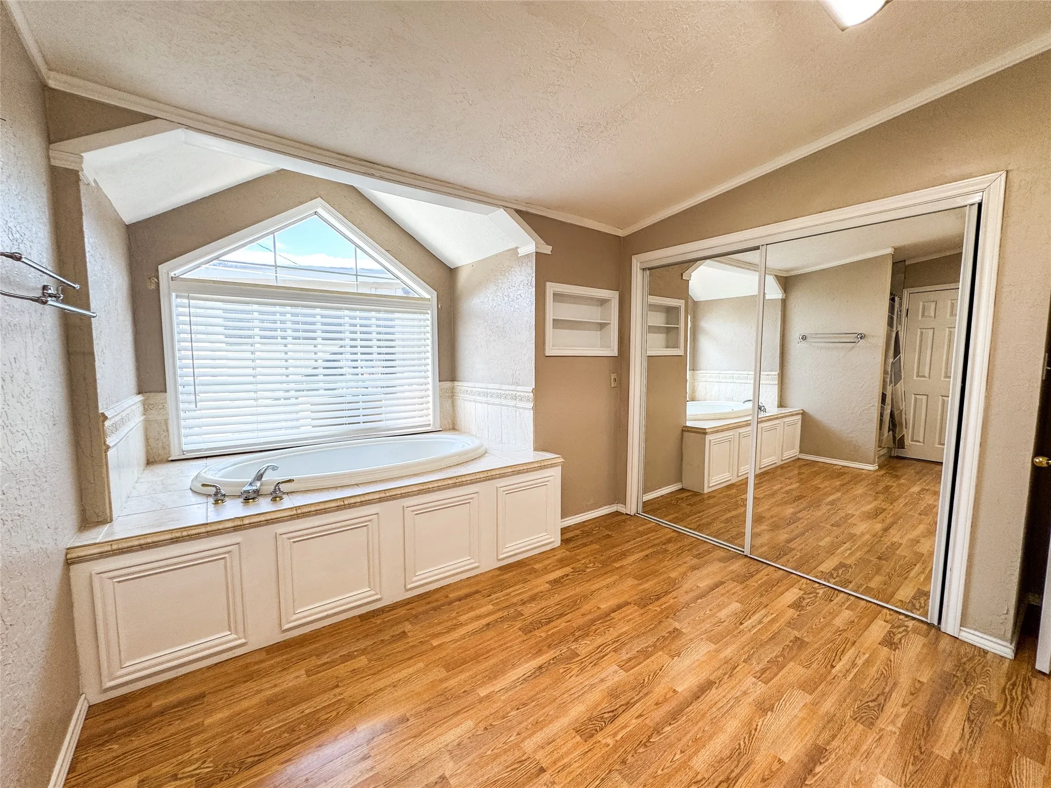 Apartment For Sale in Haskell County , 703 N Avenue E, Haskell, Texas 79521, 4 Bedroom, 4 Bathroom, 1 Garage spaces, 3,202 Sqft, built in 1963, mls#21312234, Real Estate Agent in Haskell, Homes For Sale in Haskell county, Homes For Sale in Haskell, Realtor in Haskell Texas, Real Estate Brokerage Independent Realty Texas, Luminita Cordes Realtor