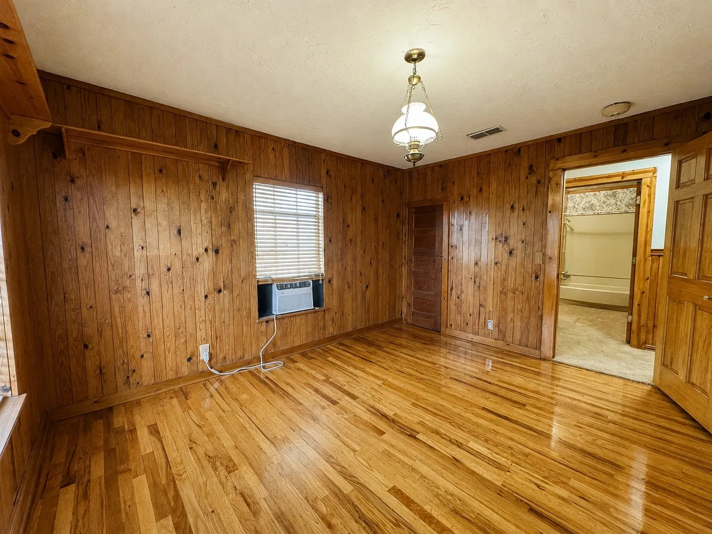 Apartment For Sale in Haskell County , 703 N Avenue E, Haskell, Texas 79521, 4 Bedroom, 4 Bathroom, 1 Garage spaces, 3,202 Sqft, built in 1963, mls#21312234, Real Estate Agent in Haskell, Homes For Sale in Haskell county, Homes For Sale in Haskell, Realtor in Haskell Texas, Real Estate Brokerage Independent Realty Texas, Luminita Cordes Realtor