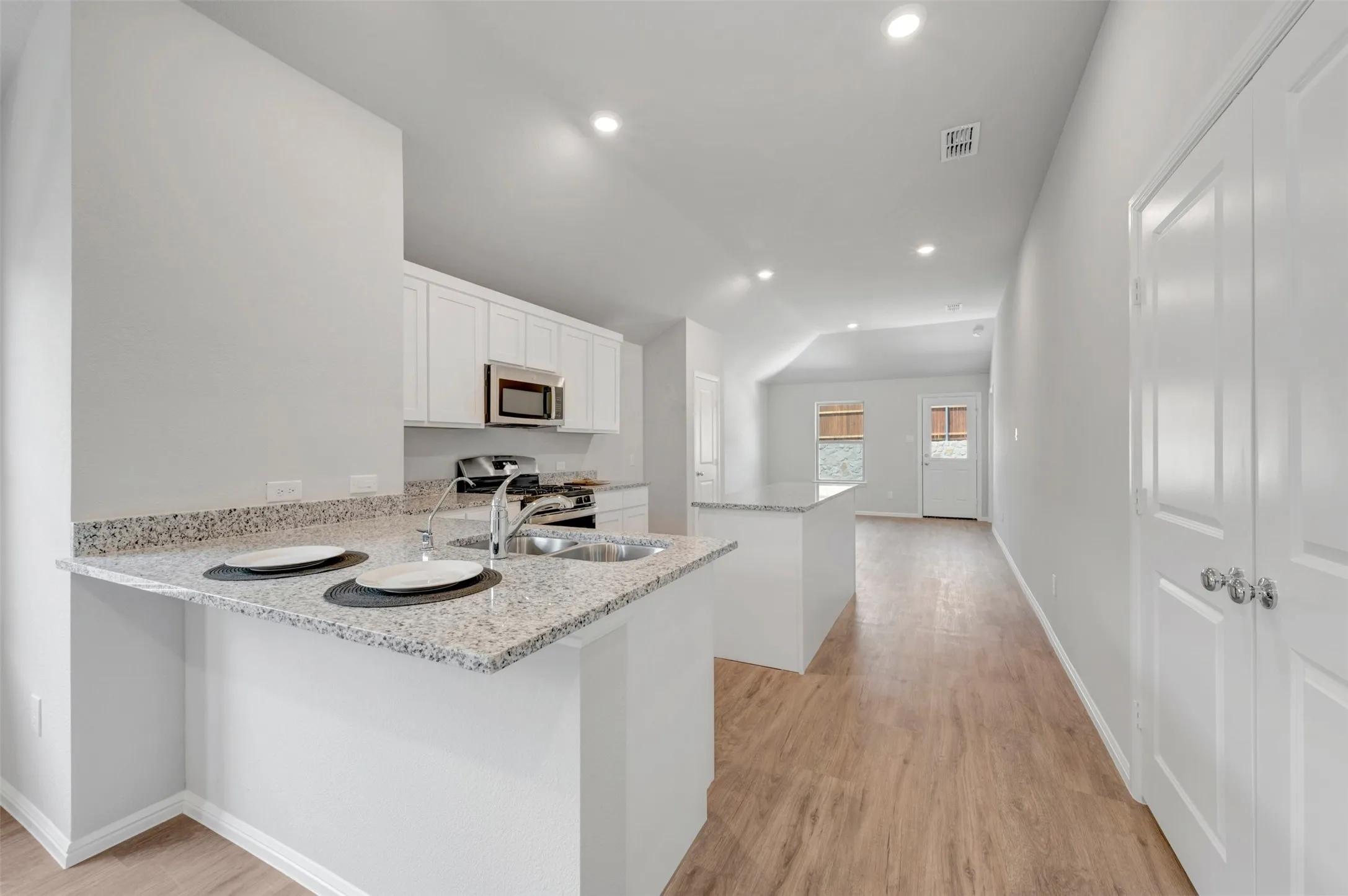 Single Family Residence For Sale in Grayson County , 1280 Tallowwood Trail, Van Alstyne, Texas 75495, 3 Bedroom, 2 Bathroom, 2 Garage spaces, 1,699 Sqft, built in 2026, mls#21304905, Real Estate Agent in Van Alstyne, Homes For Sale in Grayson county, Homes For Sale in Van Alstyne, Realtor in Van Alstyne Texas, Real Estate Brokerage Independent Realty Texas, Luminita Cordes Realtor