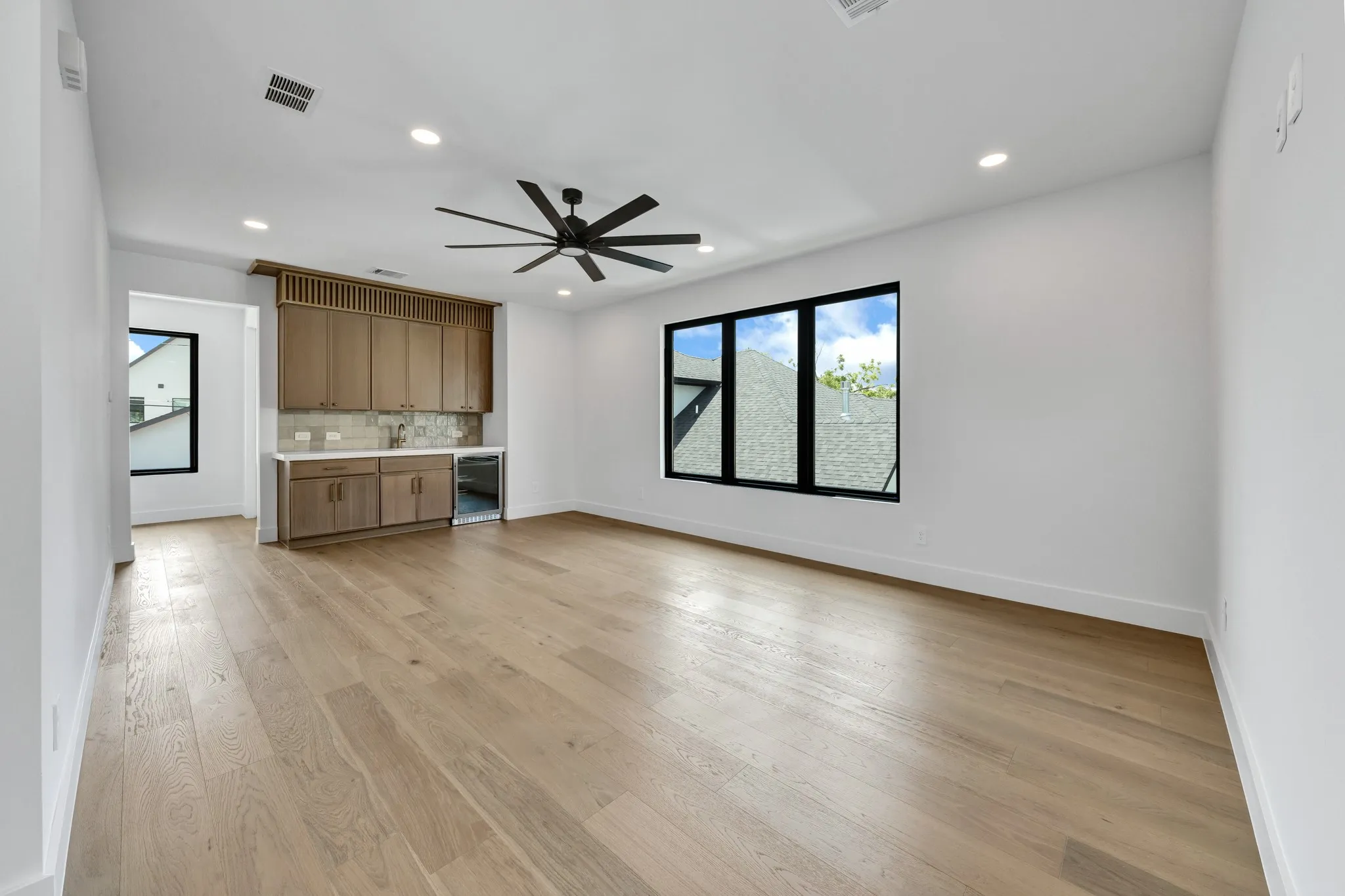 Upstairs play room with wet bar