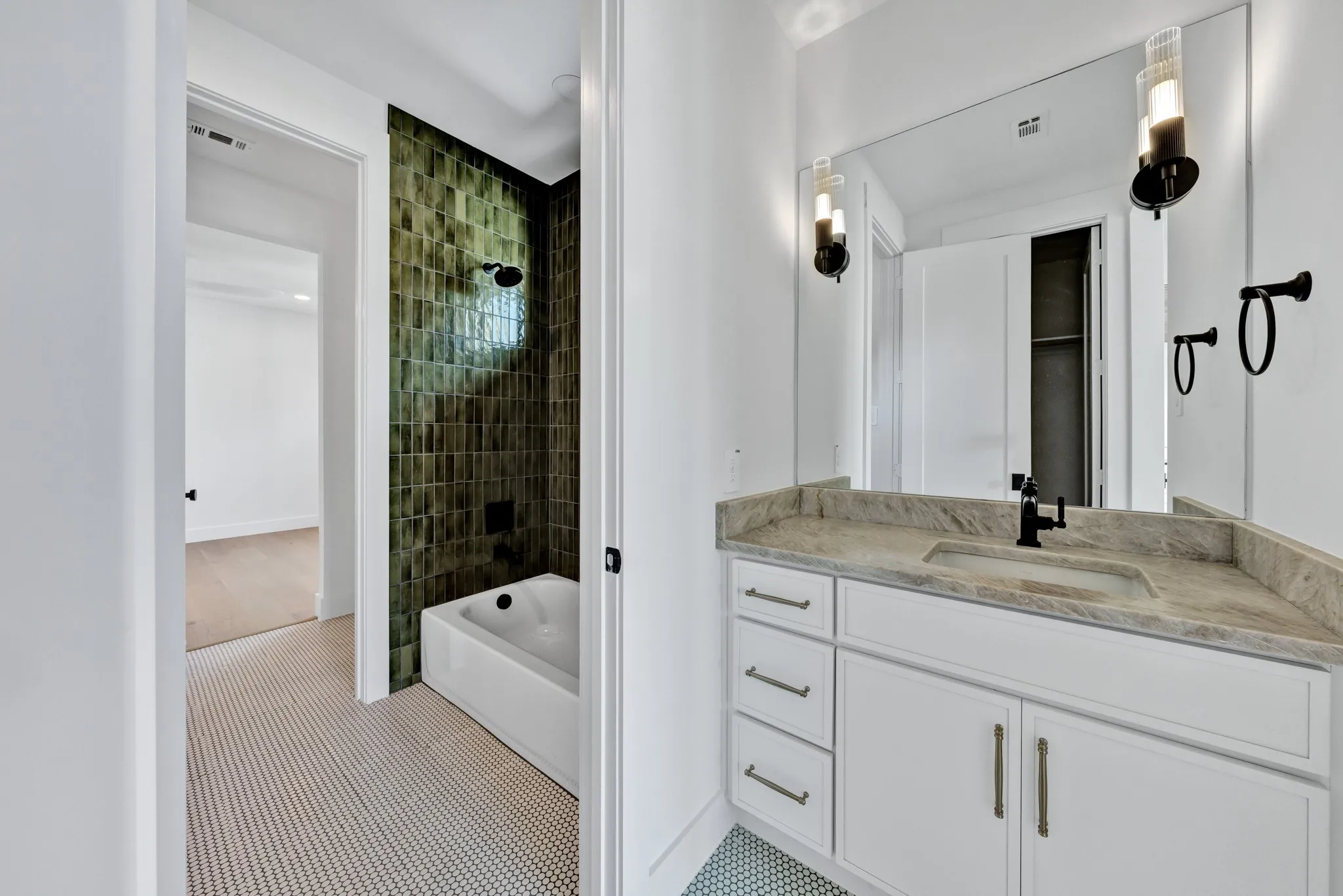 Jack n Jill Bath
