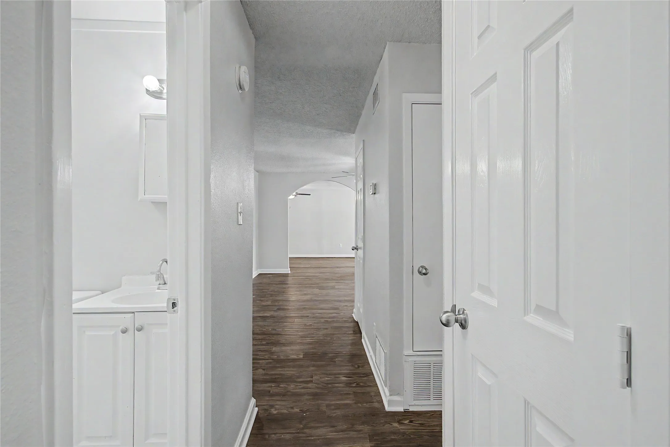 Single Family Residence For Sale in Palo Pinto County , 1205 SE 14th Street, Mineral Wells, Texas 76067, 3 Bedroom, 2 Bathroom, Garage spaces, 1,406 Sqft, built in 1979, mls#21323593, Real Estate Agent in Mineral Wells, Homes For Sale in Palo Pinto county, Homes For Sale in Mineral Wells, Realtor in Mineral Wells Texas, Real Estate Brokerage Independent Realty Texas, Luminita Cordes Realtor