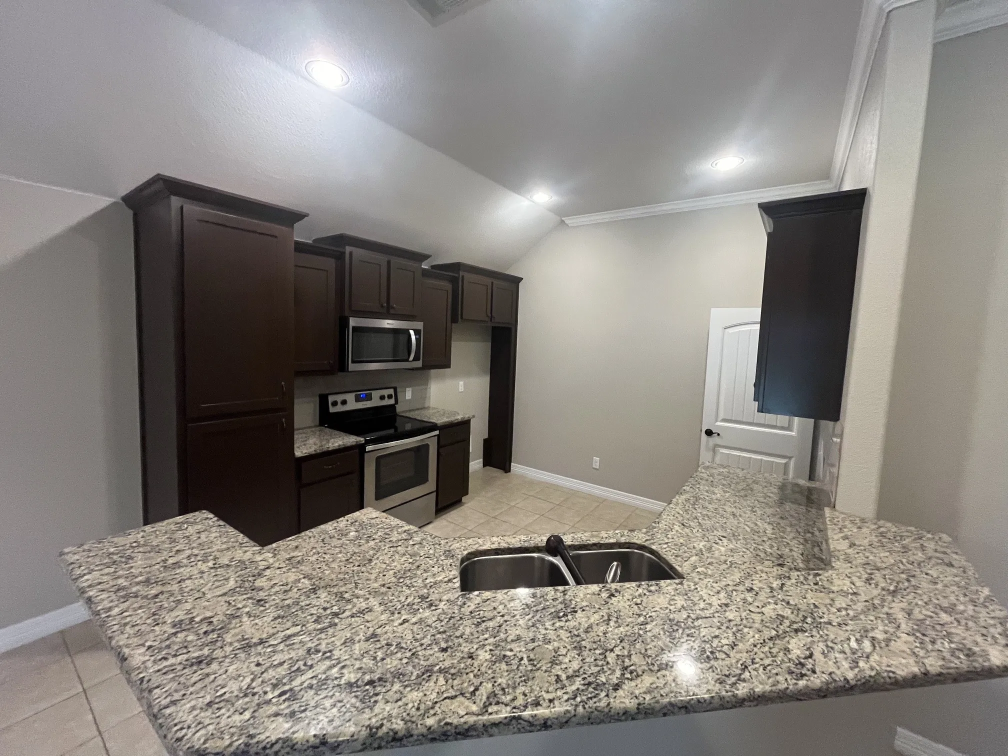 Single Family Residence For Rent in Hunt County , 116 Frank Street, Greenville, Texas 75402, 3 Bedroom, 2 Bathroom, 2 Garage spaces, 1,605 Sqft, built in 2019, mls#21323646, Real Estate Agent in Greenville, Homes For Rent in Hunt county, Homes For Rent in Greenville, Realtor in Greenville Texas, Real Estate Brokerage Independent Realty Texas, Luminita Cordes Realtor