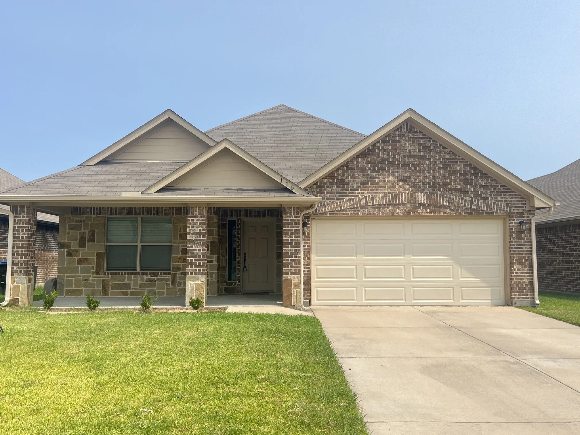Single Family Residence For Rent in Hunt County , 116 Frank Street, Greenville, Texas 75402, 3 Bedroom, 2 Bathroom, 2 Garage spaces, 1,605 Sqft, built in 2019, mls#21323646, Real Estate Agent in Greenville, Homes For Rent in Hunt county, Homes For Rent in Greenville, Realtor in Greenville Texas, Real Estate Brokerage Independent Realty Texas, Luminita Cordes Realtor