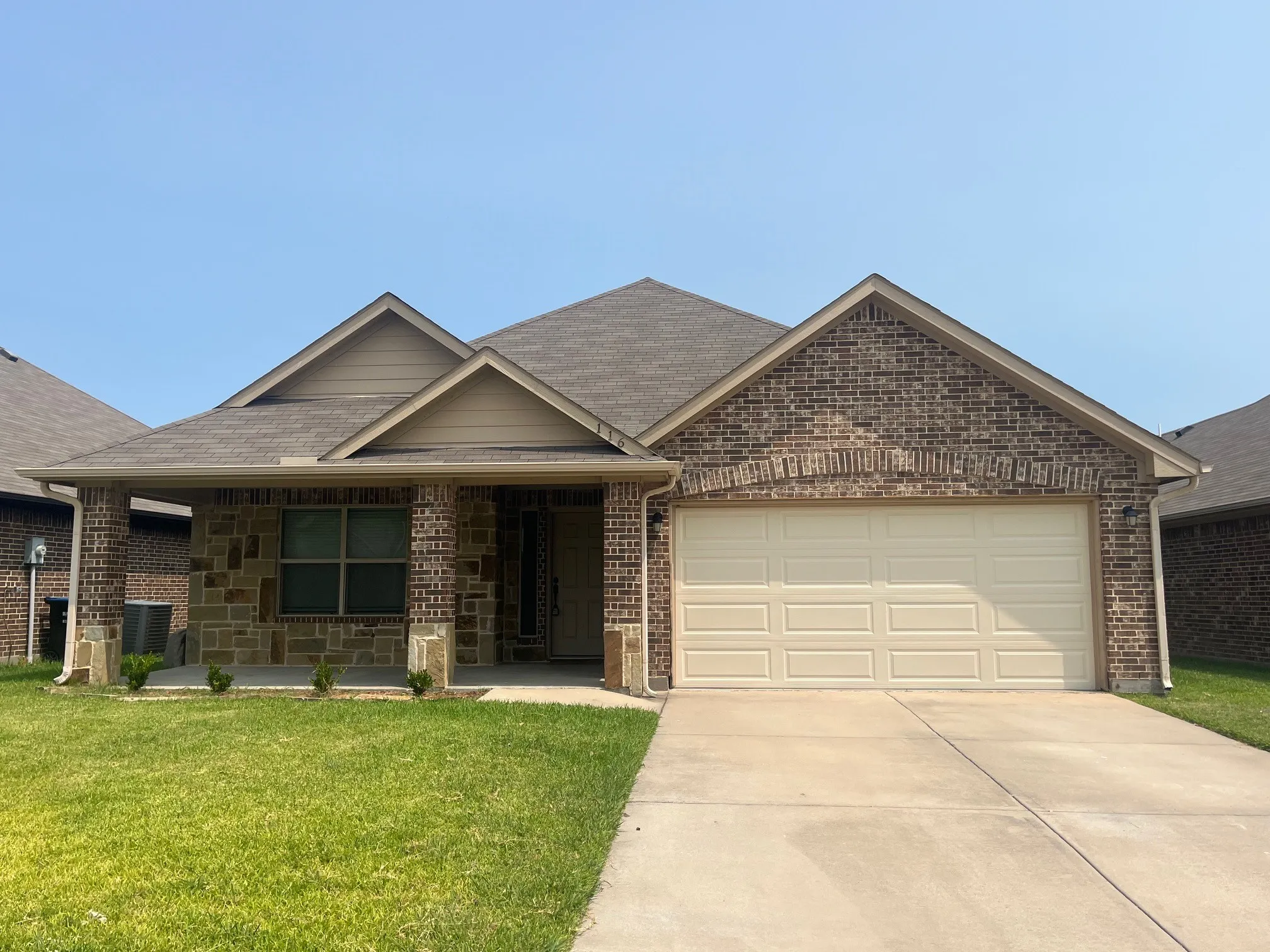 Single Family Residence For Rent in Hunt County , 116 Frank Street, Greenville, Texas 75402, 3 Bedroom, 2 Bathroom, 2 Garage spaces, 1,605 Sqft, built in 2019, mls#21323646, Real Estate Agent in Greenville, Homes For Rent in Hunt county, Homes For Rent in Greenville, Realtor in Greenville Texas, Real Estate Brokerage Independent Realty Texas, Luminita Cordes Realtor