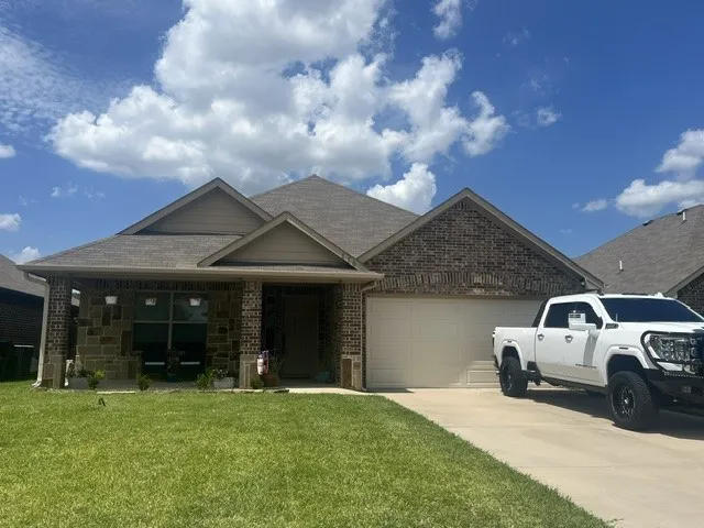 Single Family Residence For Rent in Hunt County , 116 Frank Street, Greenville, Texas 75402, 3 Bedroom, 2 Bathroom, 2 Garage spaces, 1,605 Sqft, built in 2019, mls#21323646, Real Estate Agent in Greenville, Homes For Rent in Hunt county, Homes For Rent in Greenville, Realtor in Greenville Texas, Real Estate Brokerage Independent Realty Texas, Luminita Cordes Realtor