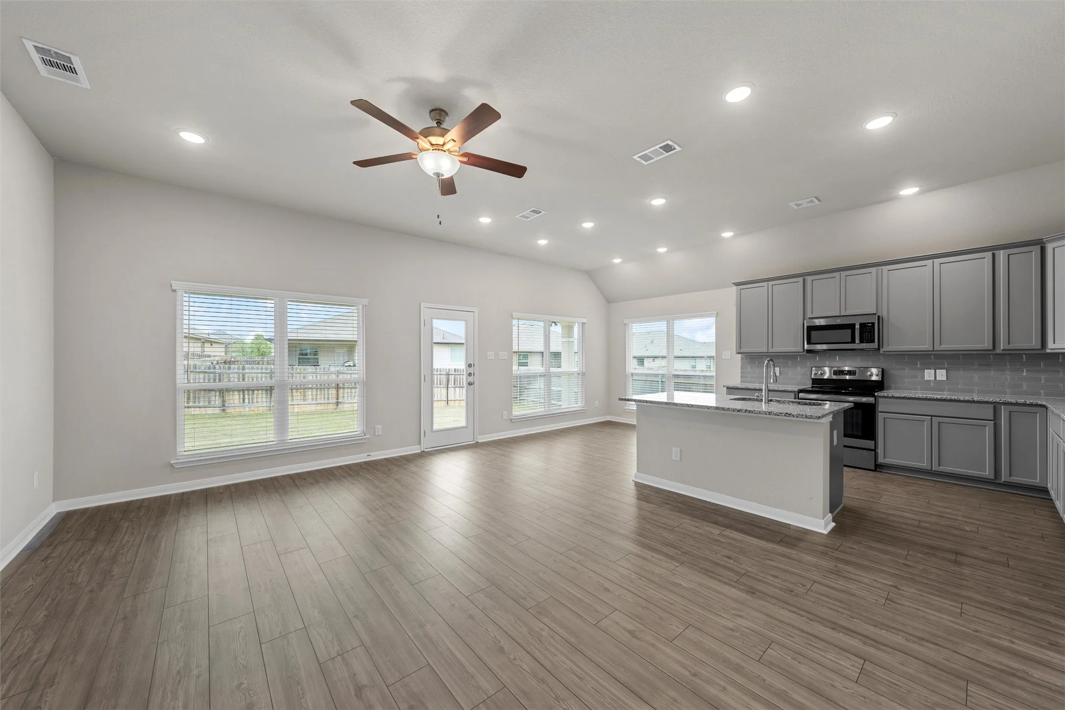 Single Family Residence For Sale in Mc Lennan County , 3208 Dotavio Road, Waco, Texas 76655, 4 Bedroom, 2 Bathroom, 2 Garage spaces, 1,598 Sqft, built in 2023, mls#21323657, Real Estate Agent in Waco, Homes For Sale in Mc Lennan county, Homes For Sale in Waco, Realtor in Waco Texas, Real Estate Brokerage Independent Realty Texas, Luminita Cordes Realtor
