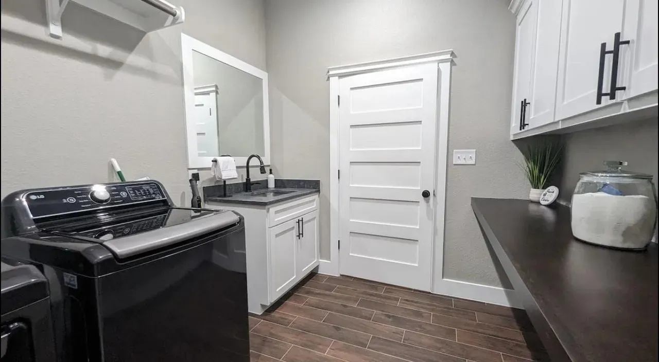 Single Family Residence For Sale in Wise County , 886 COUNTY ROAD 3341, Paradise, Texas 76073, 5 Bedrooms, 5 Bathrooms, 3 Garage spaces, 4,453 Sqft, built in 2022, Price $995,000, mls#21323527, Real Estate Agent in Paradise, Homes For Sale in Wise county, Homes For Sale in Paradise, Realtor in Paradise Texas, Real Estate Brokerage Independent Realty Texas, Luminita Cordes Realtor