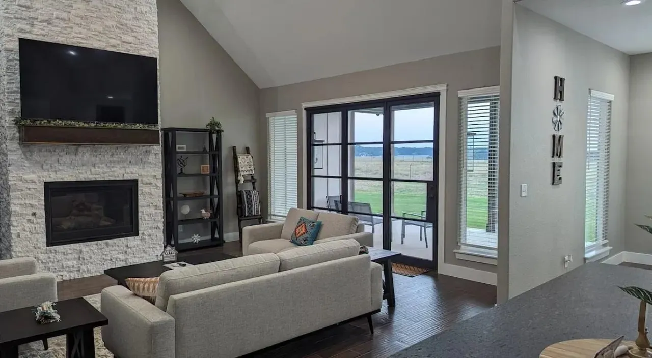Single Family Residence For Sale in Wise County , 886 COUNTY ROAD 3341, Paradise, Texas 76073, 5 Bedrooms, 5 Bathrooms, 3 Garage spaces, 4,453 Sqft, built in 2022, Price $995,000, mls#21323527, Real Estate Agent in Paradise, Homes For Sale in Wise county, Homes For Sale in Paradise, Realtor in Paradise Texas, Real Estate Brokerage Independent Realty Texas, Luminita Cordes Realtor