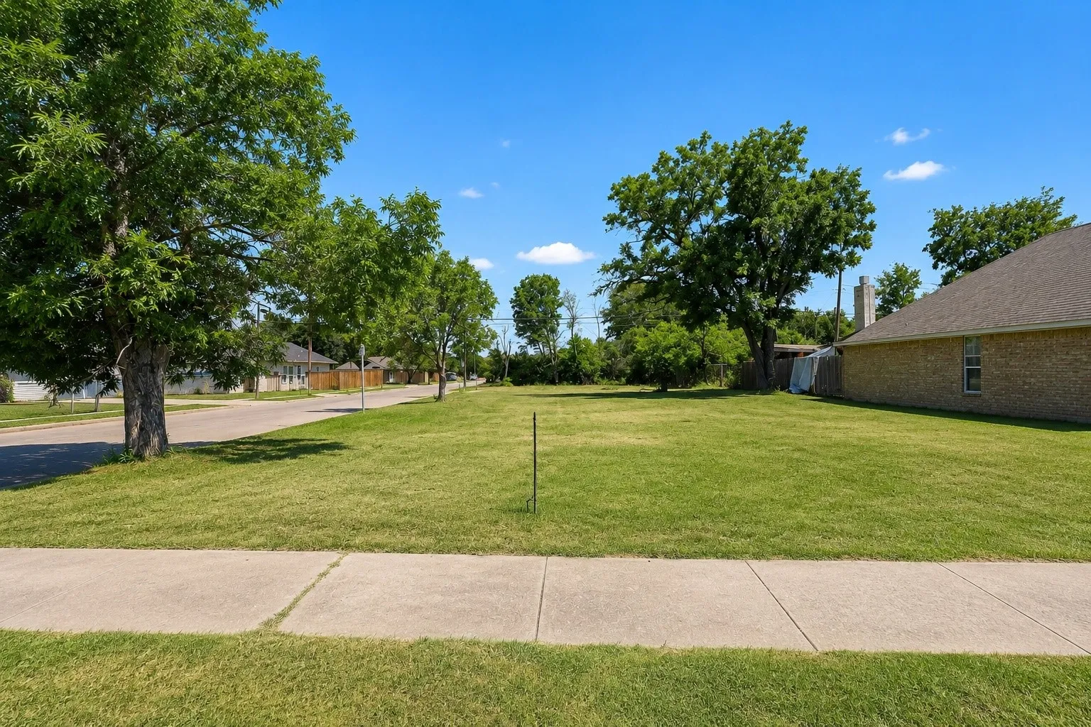 Unimproved Land For Sale in Tarrant County , 1101 Bessie Street, Fort Worth, Texas 76104, 0, 0, Garage spaces, 0 Sqft, built in 0, mls#21323066, Real Estate Agent in Fort Worth, Homes For Sale in Tarrant county, Homes For Sale in Fort Worth, Realtor in Fort Worth Texas, Real Estate Brokerage Independent Realty Texas, Luminita Cordes Realtor