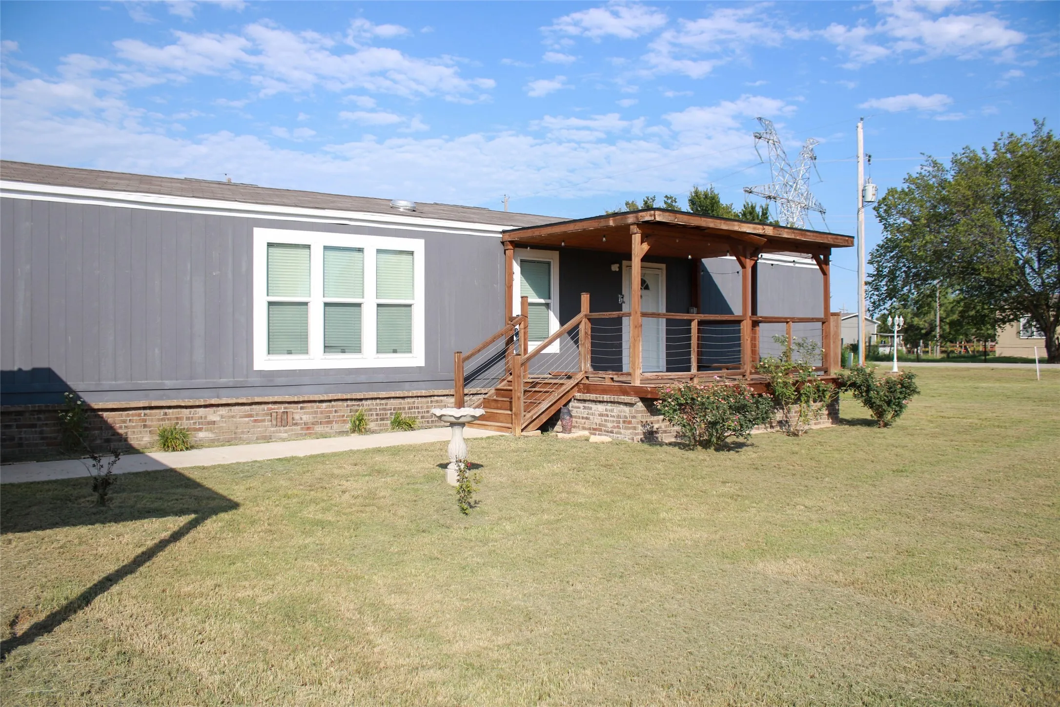 Manufactured Home For Sale in Hood County , 8529 Weems Estate Drive, Granbury, Texas 76048, 3 Bedroom, 2 Bathroom, Garage spaces, 1,191 Sqft, built in 2023, mls#21319775, Real Estate Agent in Granbury, Homes For Sale in Hood county, Homes For Sale in Granbury, Realtor in Granbury Texas, Real Estate Brokerage Independent Realty Texas, Luminita Cordes Realtor
