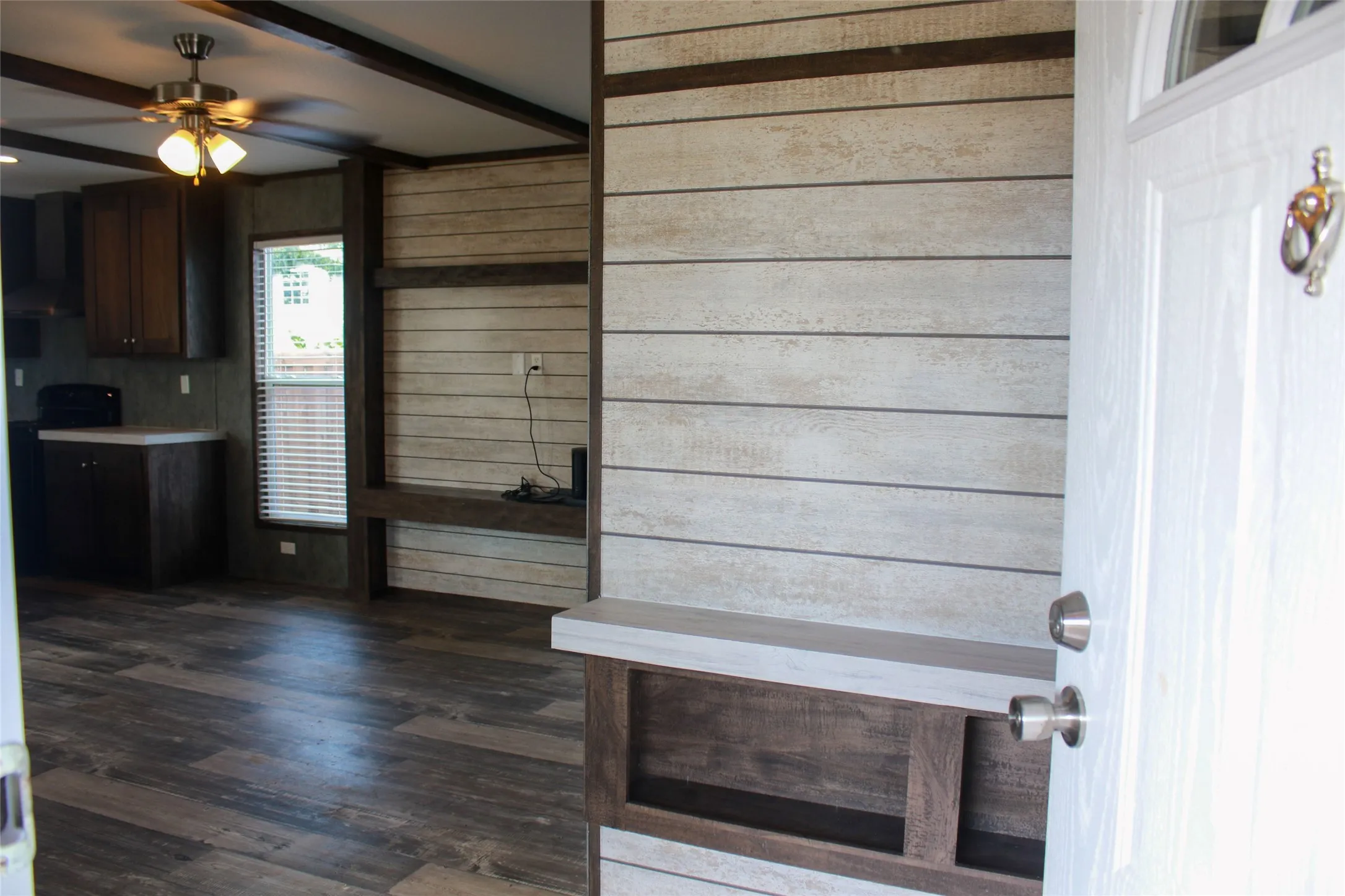 Manufactured Home For Sale in Hood County , 8529 Weems Estate Drive, Granbury, Texas 76048, 3 Bedroom, 2 Bathroom, Garage spaces, 1,191 Sqft, built in 2023, mls#21319775, Real Estate Agent in Granbury, Homes For Sale in Hood county, Homes For Sale in Granbury, Realtor in Granbury Texas, Real Estate Brokerage Independent Realty Texas, Luminita Cordes Realtor