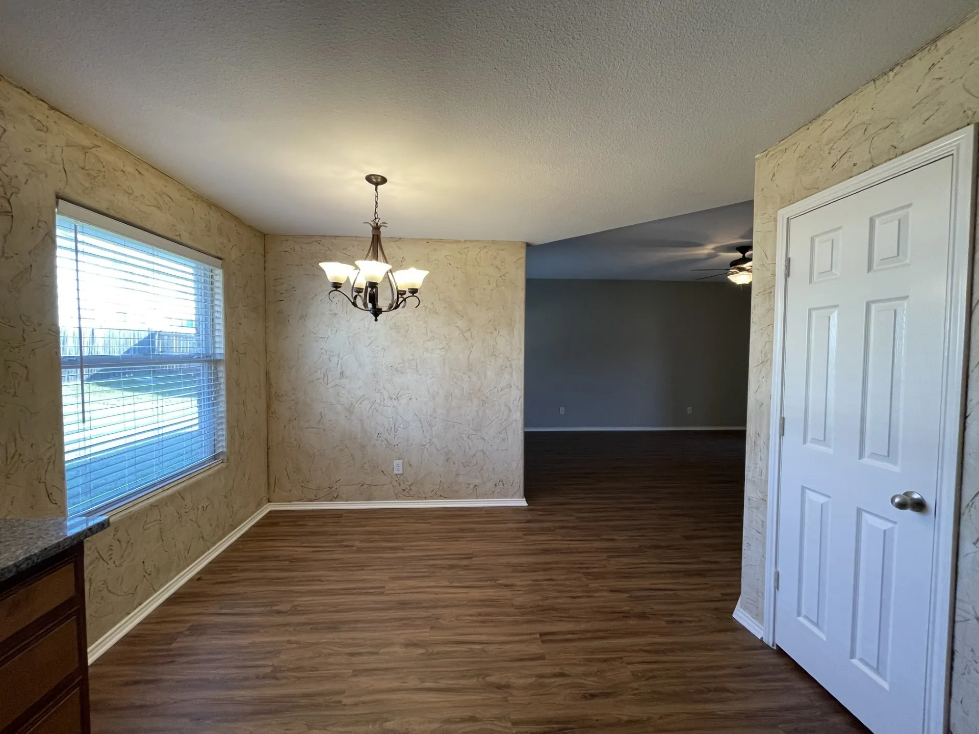 Single Family Residence For Sale in Johnson County , 2504 Buffalo Run, Burleson, Texas 76028, 3 Bedroom, 2 Bathroom, 2 Garage spaces, 1,380 Sqft, built in 2008, mls#21322942, Real Estate Agent in Burleson, Homes For Sale in Johnson county, Homes For Sale in Burleson, Realtor in Burleson Texas, Real Estate Brokerage Independent Realty Texas, Luminita Cordes Realtor