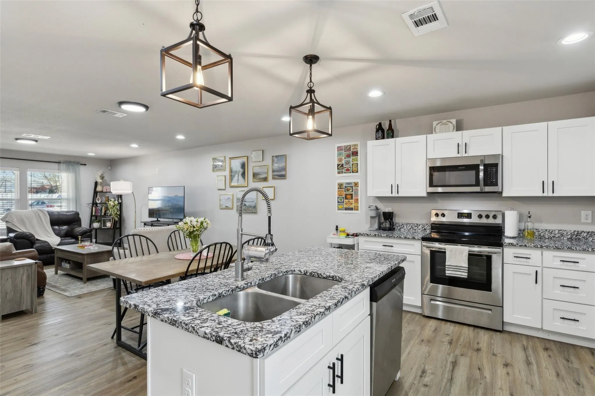 Duplex For Rent in Tarrant County , 5816 Grayson Street Street, Fort Worth, Texas 76119, 3 Bedroom, 3 Bathroom, Garage spaces, 1,250 Sqft, built in 2024, mls#21323687, Real Estate Agent in Fort Worth, Homes For Rent in Tarrant county, Homes For Rent in Fort Worth, Realtor in Fort Worth Texas, Real Estate Brokerage Independent Realty Texas, Luminita Cordes Realtor