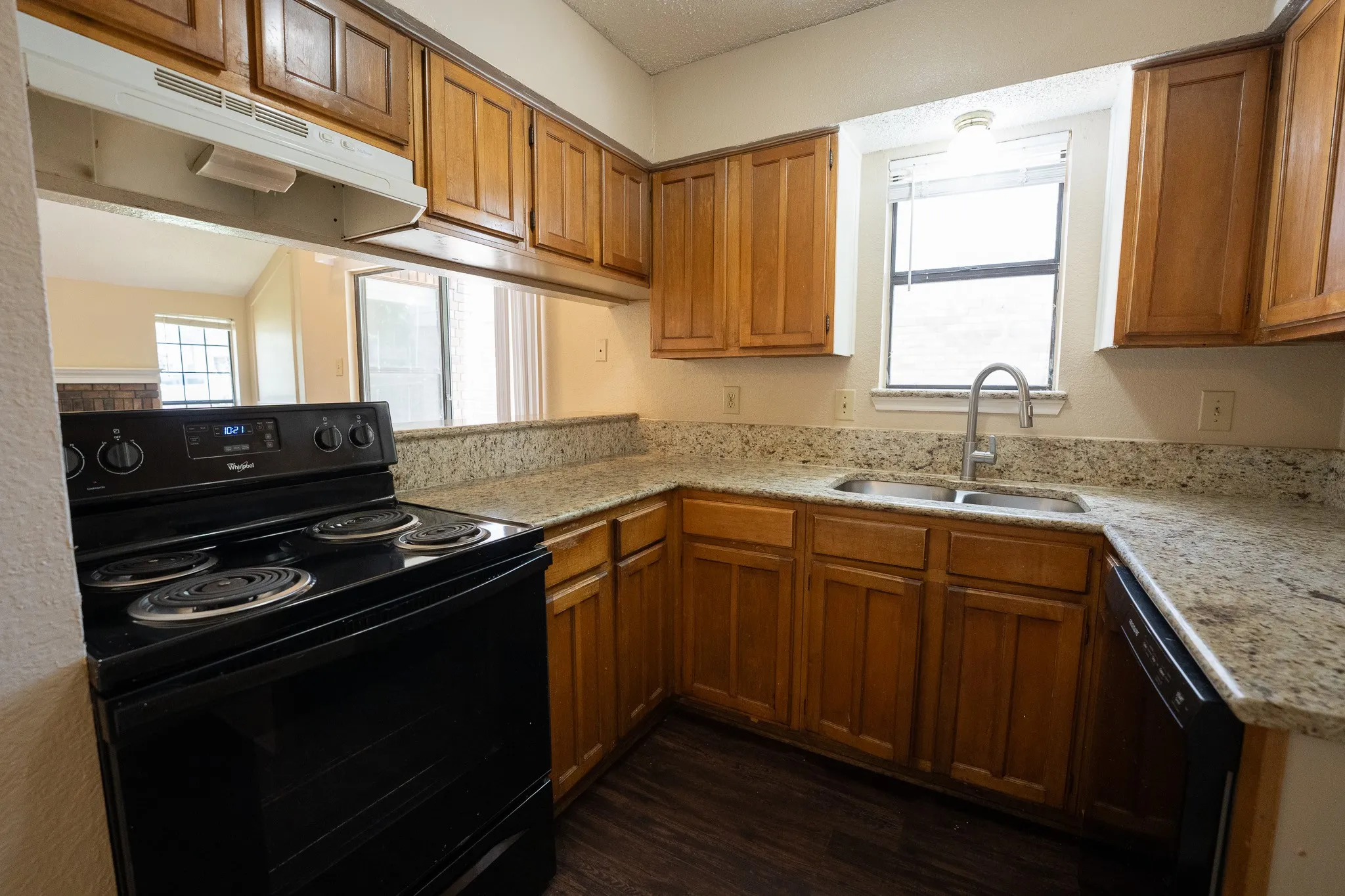 Single Family Residence For Rent in Dallas County , 2140 Norcross Drive, Mesquite, Texas 75149, 3 Bedroom, 2 Bathroom, 2 Garage spaces, 1,287 Sqft, built in 1985, mls#21323695, Real Estate Agent in Mesquite, Homes For Rent in Dallas county, Homes For Rent in Mesquite, Realtor in Mesquite Texas, Real Estate Brokerage Independent Realty Texas, Luminita Cordes Realtor