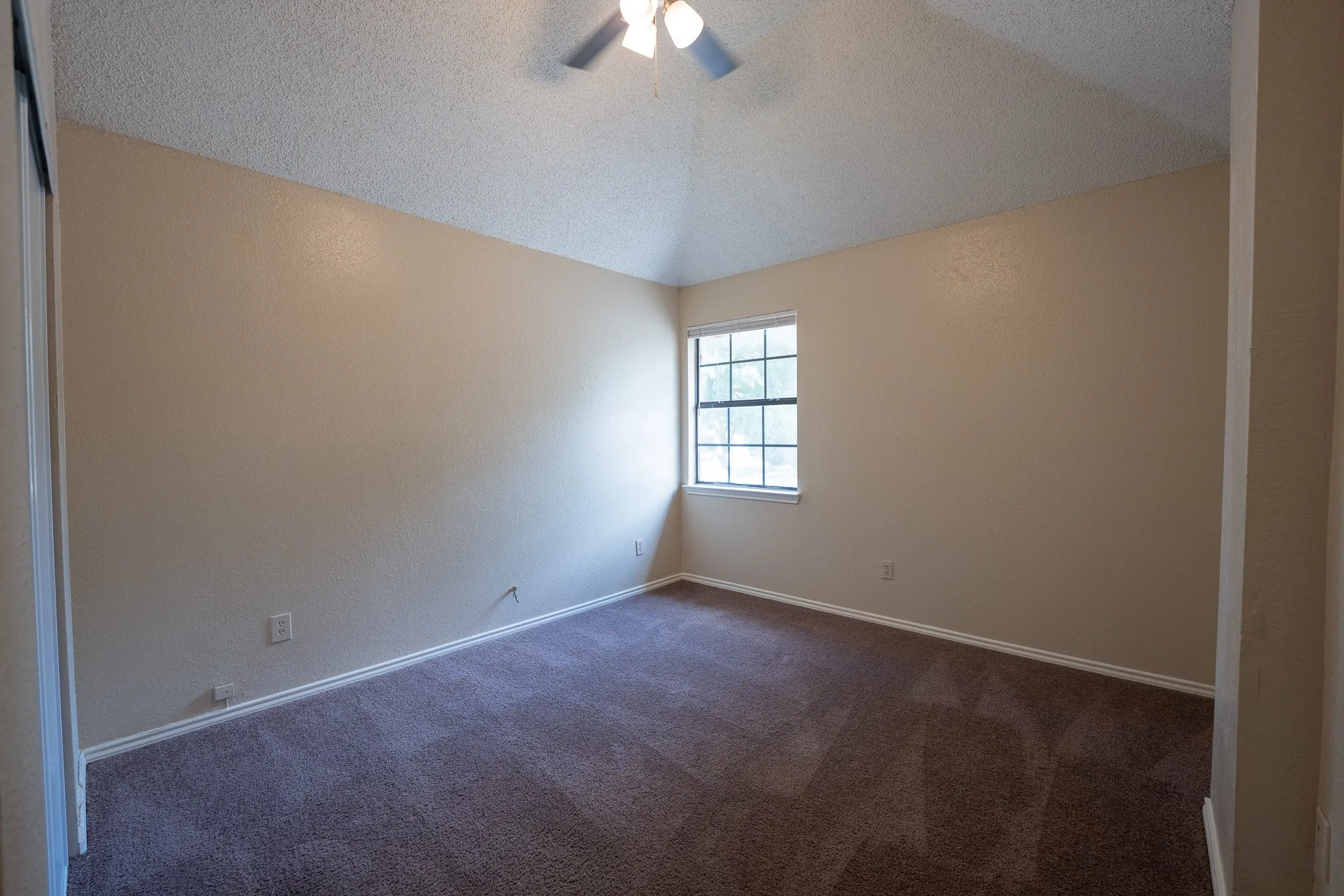 Single Family Residence For Rent in Dallas County , 2140 Norcross Drive, Mesquite, Texas 75149, 3 Bedroom, 2 Bathroom, 2 Garage spaces, 1,287 Sqft, built in 1985, mls#21323695, Real Estate Agent in Mesquite, Homes For Rent in Dallas county, Homes For Rent in Mesquite, Realtor in Mesquite Texas, Real Estate Brokerage Independent Realty Texas, Luminita Cordes Realtor