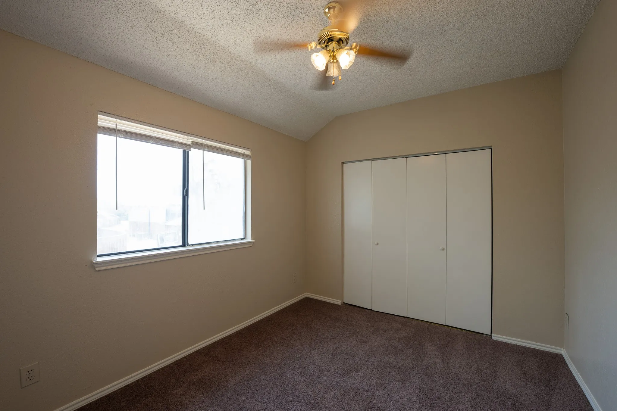 Single Family Residence For Rent in Dallas County , 2140 Norcross Drive, Mesquite, Texas 75149, 3 Bedroom, 2 Bathroom, 2 Garage spaces, 1,287 Sqft, built in 1985, mls#21323695, Real Estate Agent in Mesquite, Homes For Rent in Dallas county, Homes For Rent in Mesquite, Realtor in Mesquite Texas, Real Estate Brokerage Independent Realty Texas, Luminita Cordes Realtor