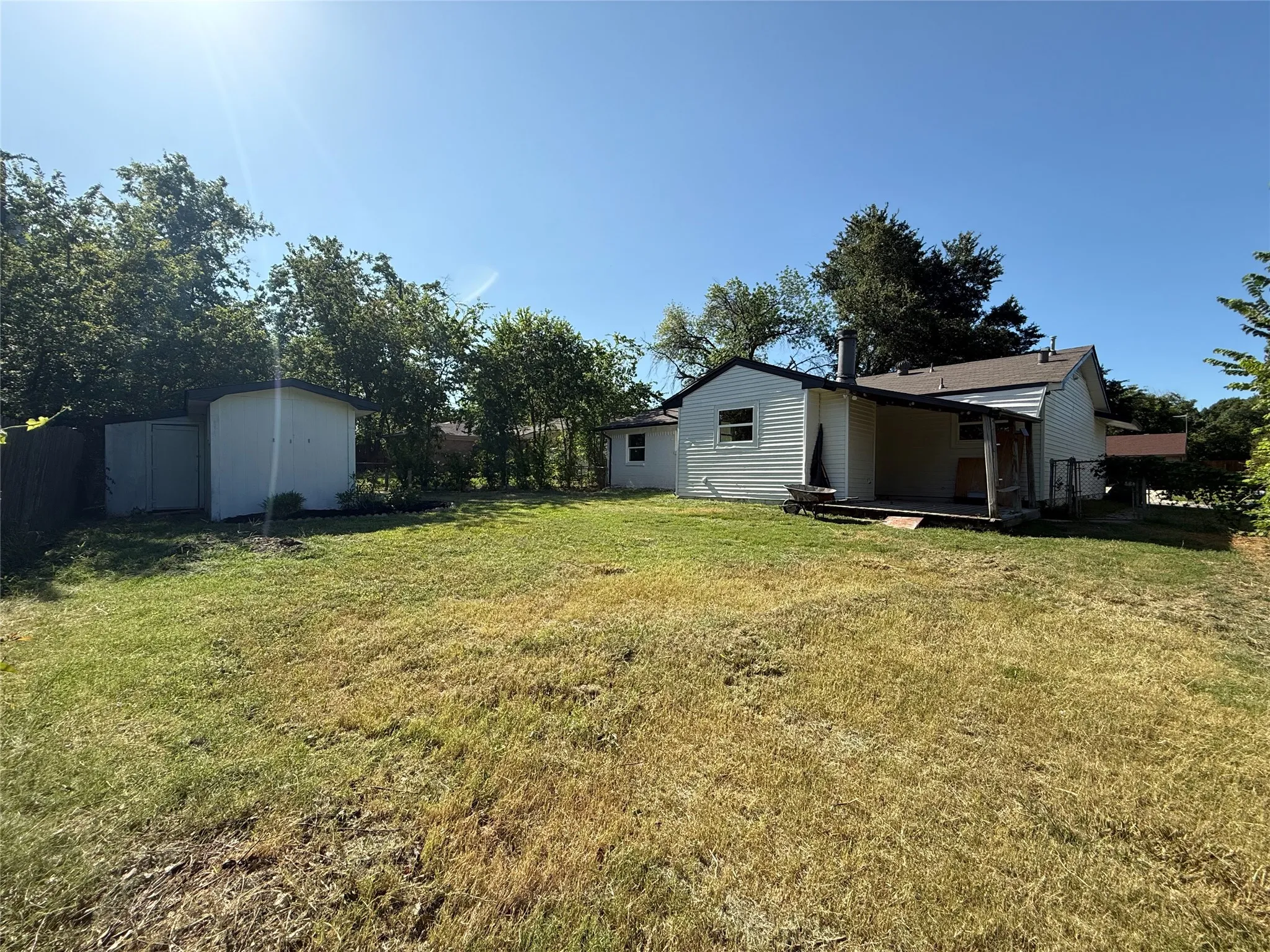 Single Family Residence For Sale in Dallas County , 3061 Old North Road, Farmers Branch, Texas 75234, 3 Bedroom, 2 Bathroom, 1 Garage spaces, 1,400 Sqft, built in 1960, mls#21322741, Real Estate Agent in Farmers Branch, Homes For Sale in Dallas county, Homes For Sale in Farmers Branch, Realtor in Farmers Branch Texas, Real Estate Brokerage Independent Realty Texas, Luminita Cordes Realtor