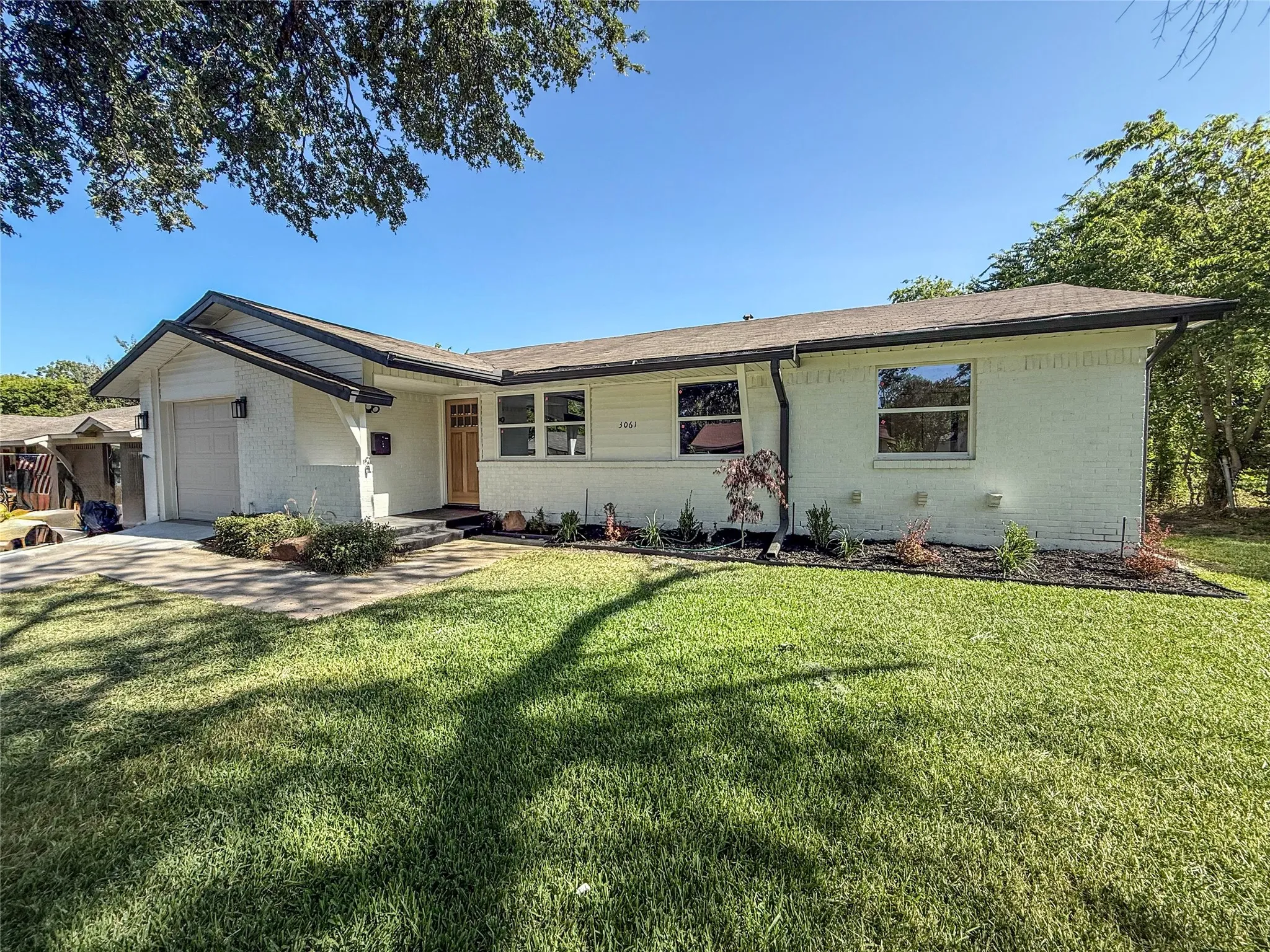 Single Family Residence For Sale in Dallas County , 3061 Old North Road, Farmers Branch, Texas 75234, 3 Bedroom, 2 Bathroom, 1 Garage spaces, 1,400 Sqft, built in 1960, mls#21322741, Real Estate Agent in Farmers Branch, Homes For Sale in Dallas county, Homes For Sale in Farmers Branch, Realtor in Farmers Branch Texas, Real Estate Brokerage Independent Realty Texas, Luminita Cordes Realtor