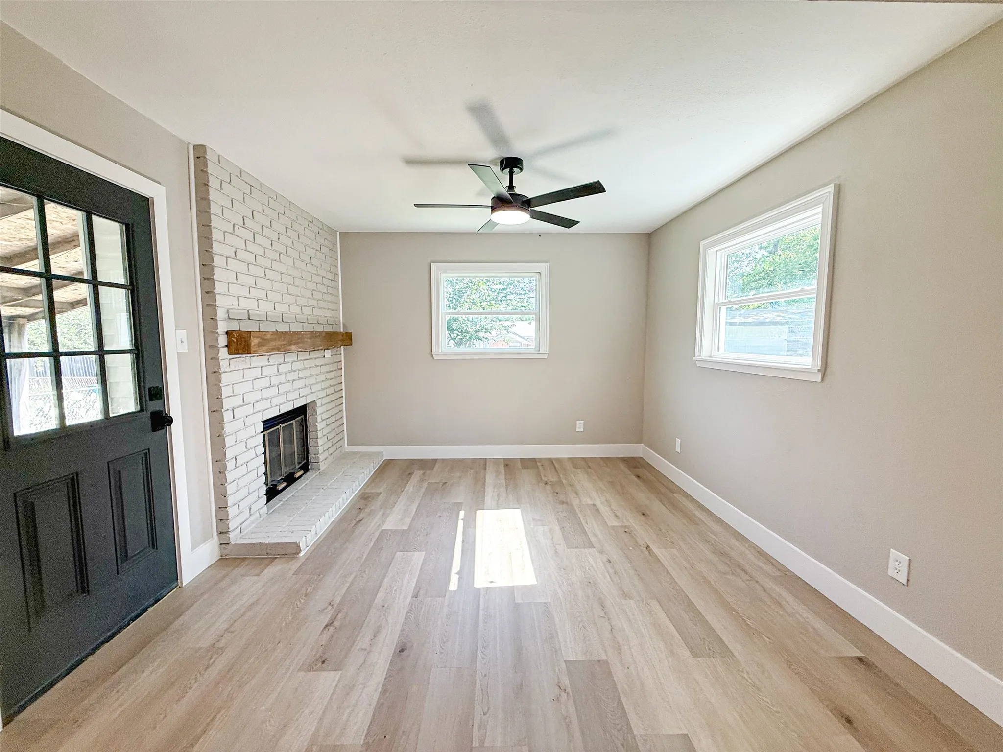 Single Family Residence For Sale in Dallas County , 3061 Old North Road, Farmers Branch, Texas 75234, 3 Bedroom, 2 Bathroom, 1 Garage spaces, 1,400 Sqft, built in 1960, mls#21322741, Real Estate Agent in Farmers Branch, Homes For Sale in Dallas county, Homes For Sale in Farmers Branch, Realtor in Farmers Branch Texas, Real Estate Brokerage Independent Realty Texas, Luminita Cordes Realtor