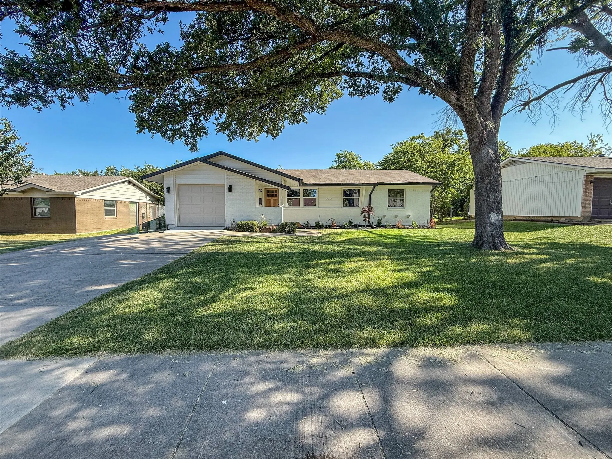Single Family Residence For Sale in Dallas County , 3061 Old North Road, Farmers Branch, Texas 75234, 3 Bedroom, 2 Bathroom, 1 Garage spaces, 1,400 Sqft, built in 1960, mls#21322741, Real Estate Agent in Farmers Branch, Homes For Sale in Dallas county, Homes For Sale in Farmers Branch, Realtor in Farmers Branch Texas, Real Estate Brokerage Independent Realty Texas, Luminita Cordes Realtor