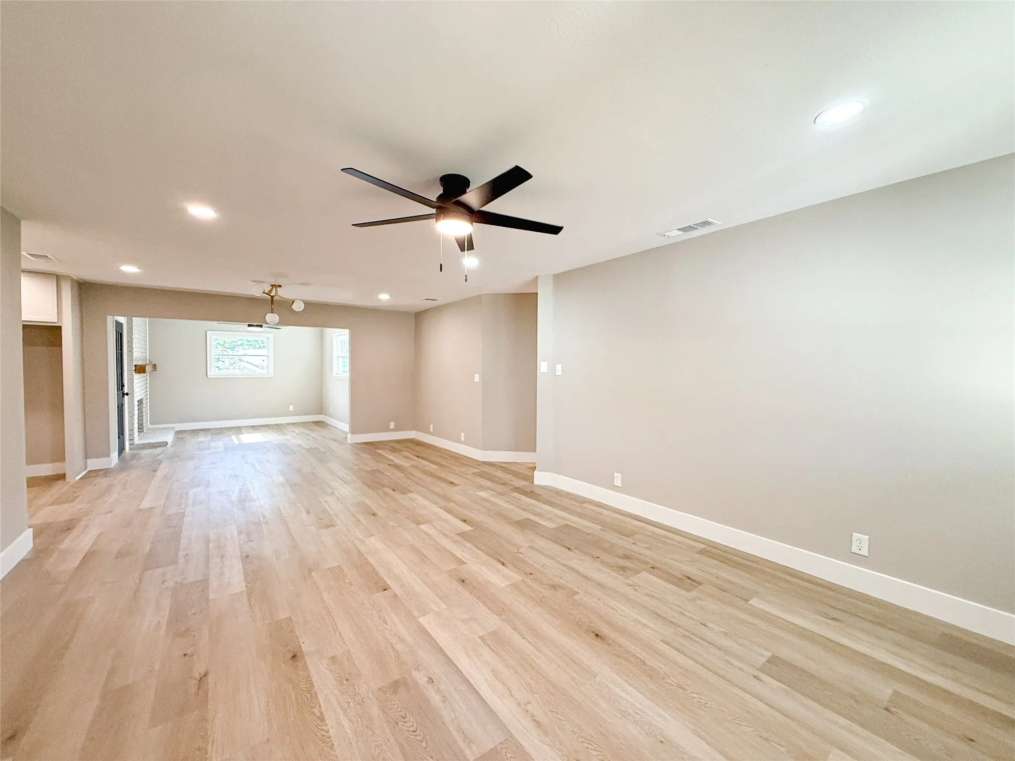 Single Family Residence For Sale in Dallas County , 3061 Old North Road, Farmers Branch, Texas 75234, 3 Bedroom, 2 Bathroom, 1 Garage spaces, 1,400 Sqft, built in 1960, mls#21322741, Real Estate Agent in Farmers Branch, Homes For Sale in Dallas county, Homes For Sale in Farmers Branch, Realtor in Farmers Branch Texas, Real Estate Brokerage Independent Realty Texas, Luminita Cordes Realtor