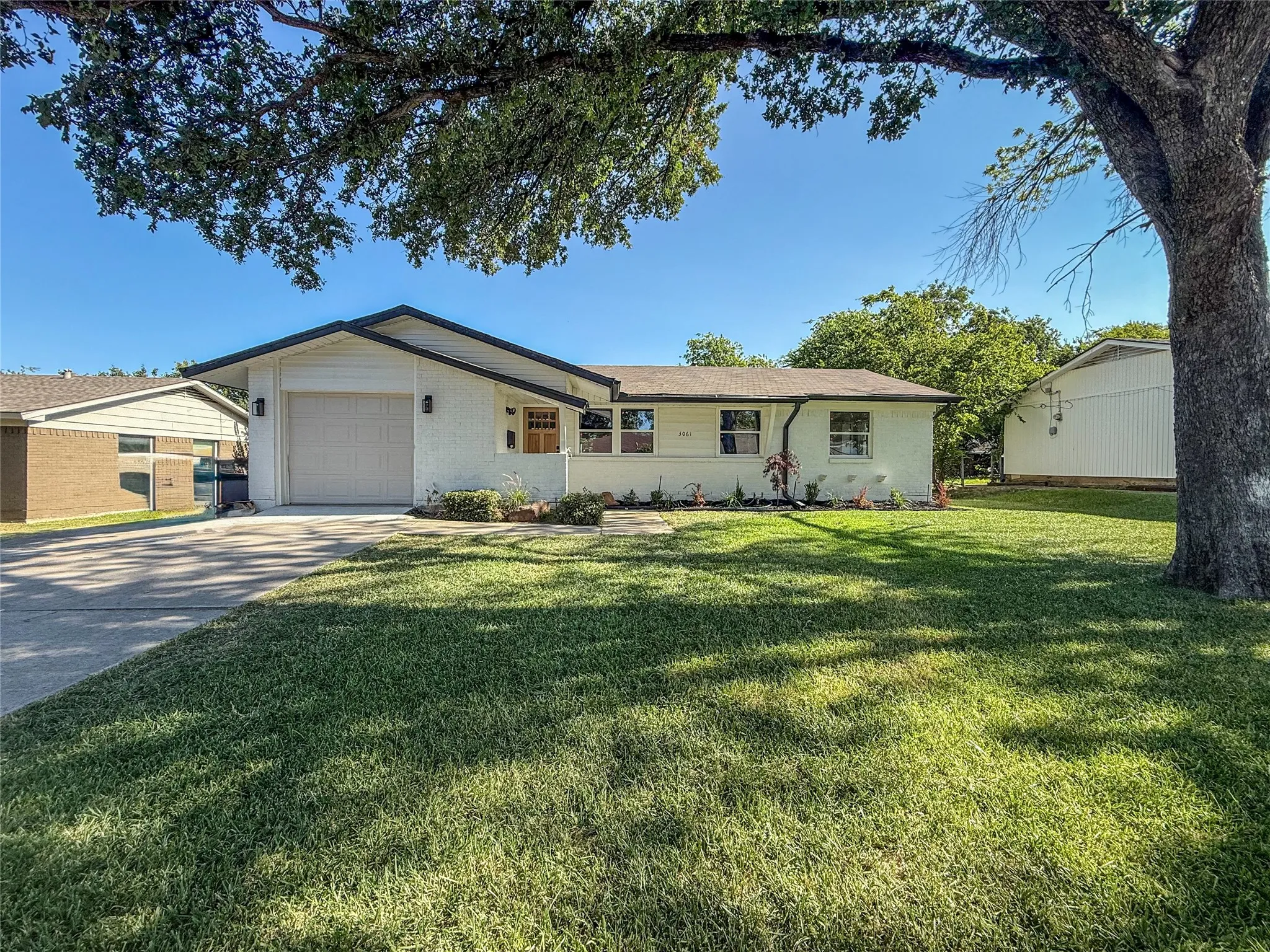 Single Family Residence For Sale in Dallas County , 3061 Old North Road, Farmers Branch, Texas 75234, 3 Bedroom, 2 Bathroom, 1 Garage spaces, 1,400 Sqft, built in 1960, mls#21322741, Real Estate Agent in Farmers Branch, Homes For Sale in Dallas county, Homes For Sale in Farmers Branch, Realtor in Farmers Branch Texas, Real Estate Brokerage Independent Realty Texas, Luminita Cordes Realtor