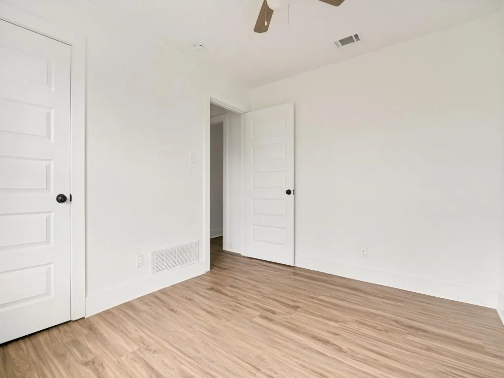 Single Family Residence For Rent in Dallas County , 616 Leyenda Drive, Mesquite, Texas 75149, 3 Bedroom, 2 Bathroom, Garage spaces, 928 Sqft, built in 1954, mls#21323716, Real Estate Agent in Mesquite, Homes For Rent in Dallas county, Homes For Rent in Mesquite, Realtor in Mesquite Texas, Real Estate Brokerage Independent Realty Texas, Luminita Cordes Realtor