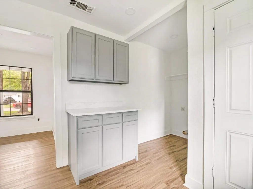 Single Family Residence For Rent in Dallas County , 616 Leyenda Drive, Mesquite, Texas 75149, 3 Bedroom, 2 Bathroom, Garage spaces, 928 Sqft, built in 1954, mls#21323716, Real Estate Agent in Mesquite, Homes For Rent in Dallas county, Homes For Rent in Mesquite, Realtor in Mesquite Texas, Real Estate Brokerage Independent Realty Texas, Luminita Cordes Realtor