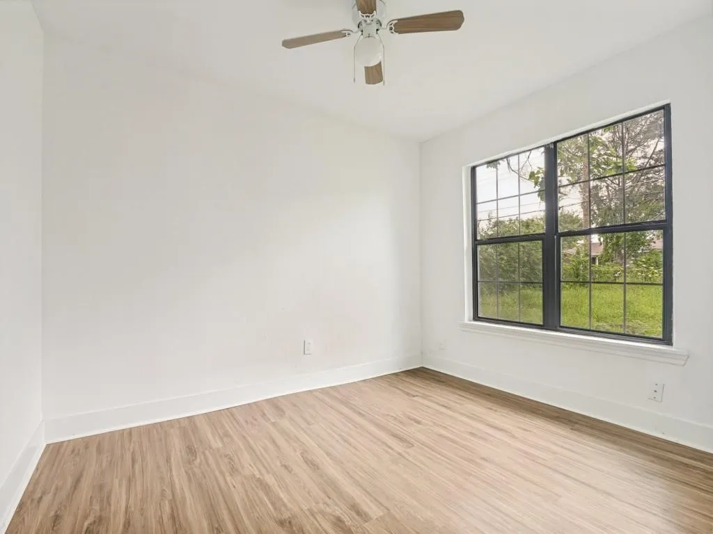 Single Family Residence For Rent in Dallas County , 616 Leyenda Drive, Mesquite, Texas 75149, 3 Bedroom, 2 Bathroom, Garage spaces, 928 Sqft, built in 1954, mls#21323716, Real Estate Agent in Mesquite, Homes For Rent in Dallas county, Homes For Rent in Mesquite, Realtor in Mesquite Texas, Real Estate Brokerage Independent Realty Texas, Luminita Cordes Realtor