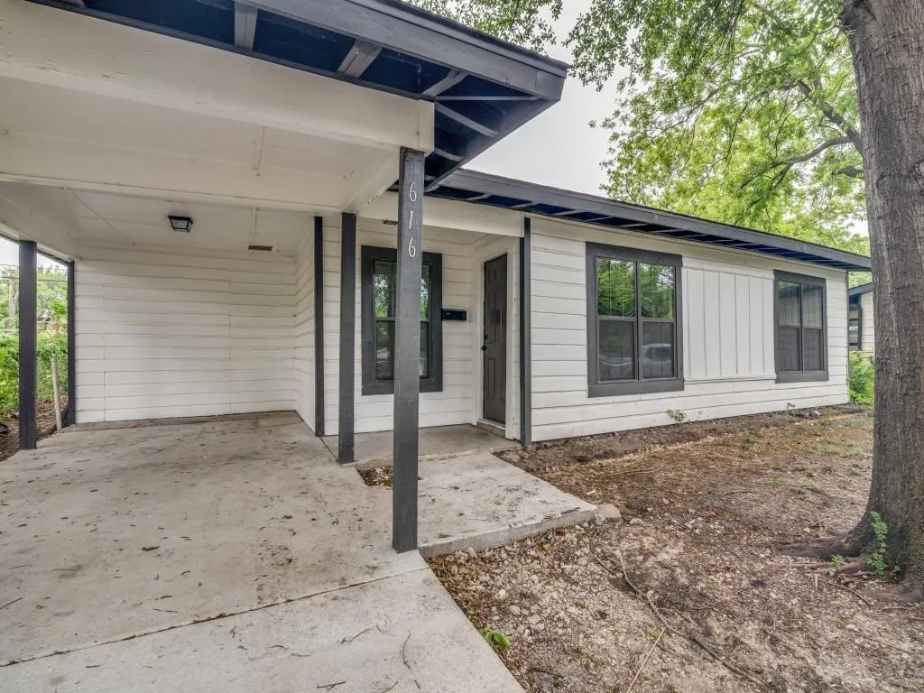 Single Family Residence For Rent in Dallas County , 616 Leyenda Drive, Mesquite, Texas 75149, 3 Bedroom, 2 Bathroom, Garage spaces, 928 Sqft, built in 1954, mls#21323716, Real Estate Agent in Mesquite, Homes For Rent in Dallas county, Homes For Rent in Mesquite, Realtor in Mesquite Texas, Real Estate Brokerage Independent Realty Texas, Luminita Cordes Realtor