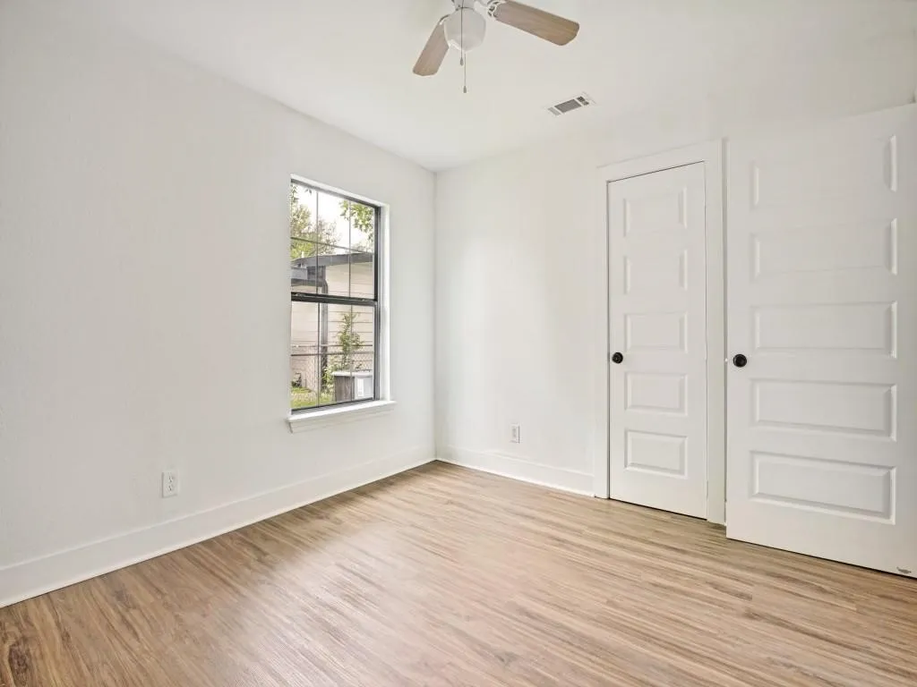 Single Family Residence For Rent in Dallas County , 616 Leyenda Drive, Mesquite, Texas 75149, 3 Bedroom, 2 Bathroom, Garage spaces, 928 Sqft, built in 1954, mls#21323716, Real Estate Agent in Mesquite, Homes For Rent in Dallas county, Homes For Rent in Mesquite, Realtor in Mesquite Texas, Real Estate Brokerage Independent Realty Texas, Luminita Cordes Realtor