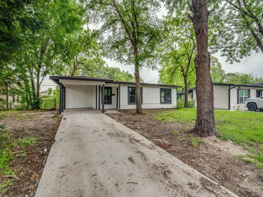 Single Family Residence For Rent in Dallas County , 616 Leyenda Drive, Mesquite, Texas 75149, 3 Bedroom, 2 Bathroom, Garage spaces, 928 Sqft, built in 1954, mls#21323716, Real Estate Agent in Mesquite, Homes For Rent in Dallas county, Homes For Rent in Mesquite, Realtor in Mesquite Texas, Real Estate Brokerage Independent Realty Texas, Luminita Cordes Realtor