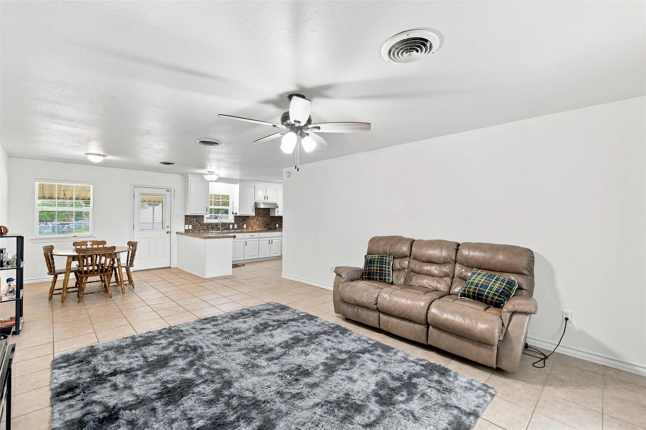 Single Family Residence For Sale in Mc Lennan County , 1203 N Reagan Street, West, Texas 76691, 3 Bedroom, 1 Bathroom, Garage spaces, 1,365 Sqft, built in 1971, Price $270,000, mls#21323704, Real Estate Agent in West, Homes For Sale in Mc Lennan county, Homes For Sale in West, Realtor in West Texas, Real Estate Brokerage Independent Realty Texas, Luminita Cordes Realtor