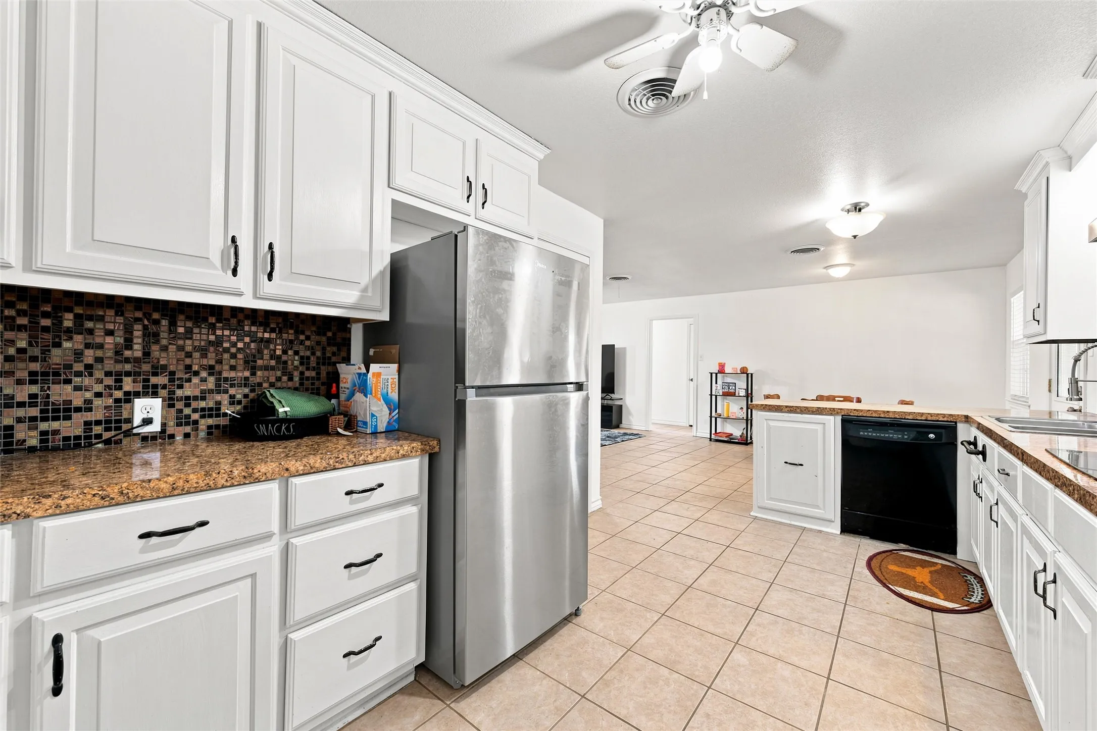 Single Family Residence For Sale in Mc Lennan County , 1203 N Reagan Street, West, Texas 76691, 3 Bedroom, 1 Bathroom, Garage spaces, 1,365 Sqft, built in 1971, Price $270,000, mls#21323704, Real Estate Agent in West, Homes For Sale in Mc Lennan county, Homes For Sale in West, Realtor in West Texas, Real Estate Brokerage Independent Realty Texas, Luminita Cordes Realtor