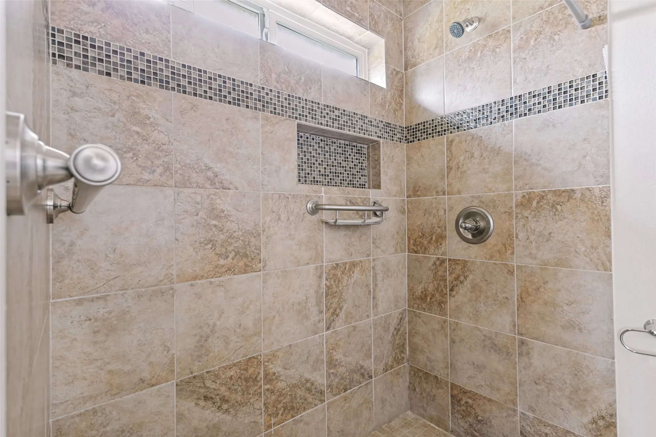 Single Family Residence For Sale in Denton County , 1302 Westwood Drive, Lewisville, Texas 75067, 4 Bedroom, 3 Bathroom, 2 Garage spaces, 2,078 Sqft, built in 1980, mls#21323534, Real Estate Agent in Lewisville, Homes For Sale in Denton county, Homes For Sale in Lewisville, Realtor in Lewisville Texas, Real Estate Brokerage Independent Realty Texas, Luminita Cordes Realtor