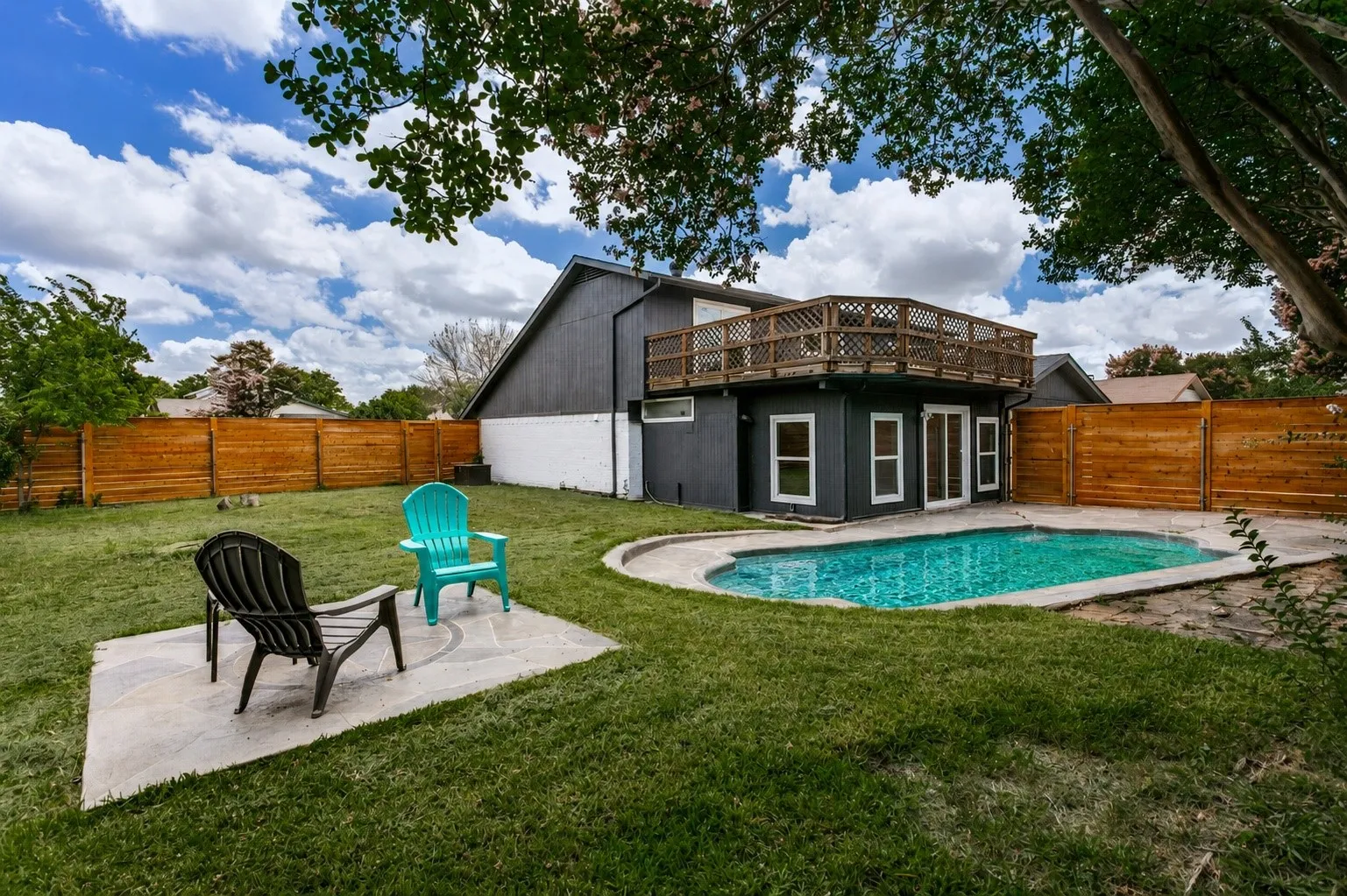 Single Family Residence For Sale in Denton County , 1302 Westwood Drive, Lewisville, Texas 75067, 4 Bedroom, 3 Bathroom, 2 Garage spaces, 2,078 Sqft, built in 1980, mls#21323534, Real Estate Agent in Lewisville, Homes For Sale in Denton county, Homes For Sale in Lewisville, Realtor in Lewisville Texas, Real Estate Brokerage Independent Realty Texas, Luminita Cordes Realtor