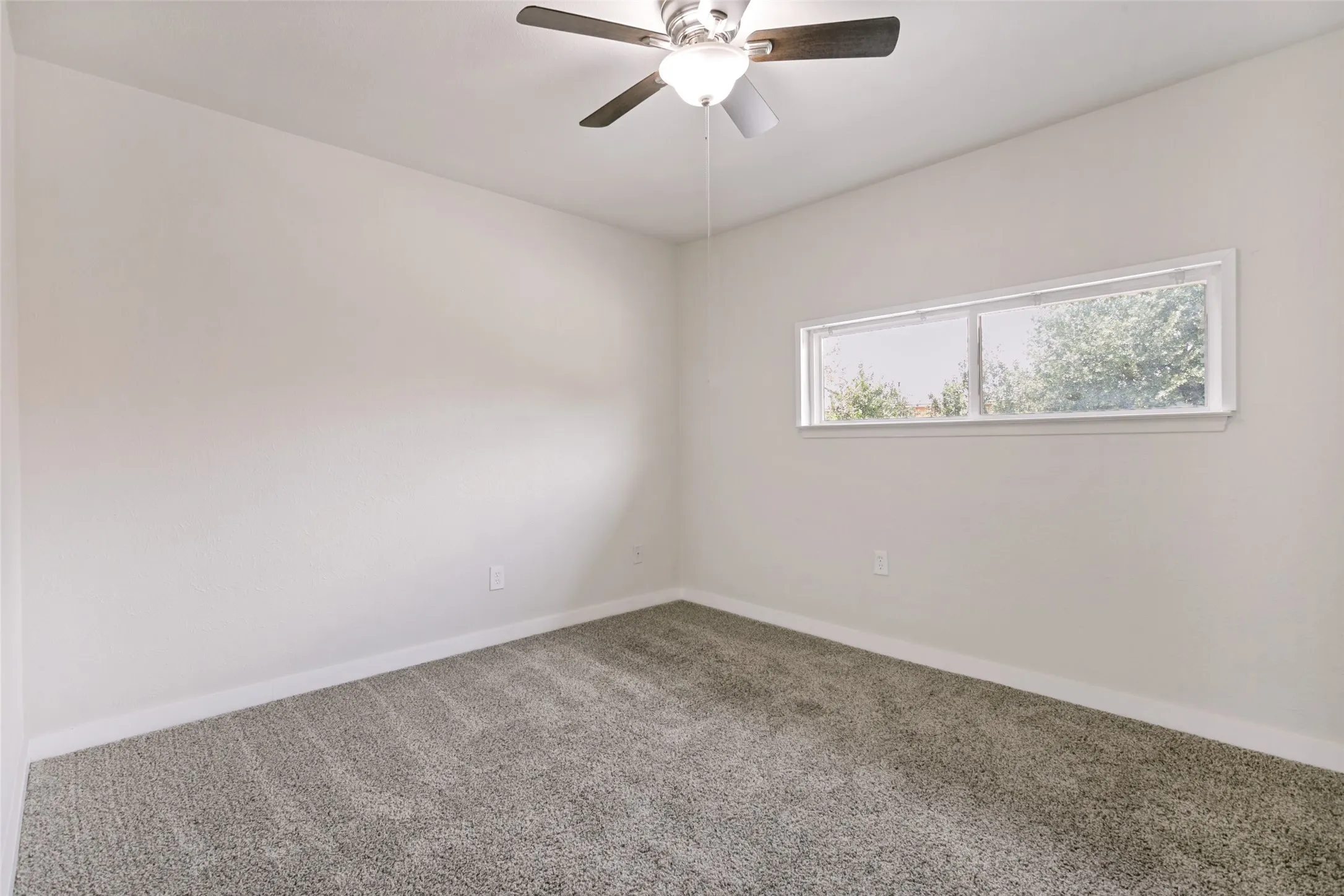 Single Family Residence For Sale in Denton County , 1302 Westwood Drive, Lewisville, Texas 75067, 4 Bedroom, 3 Bathroom, 2 Garage spaces, 2,078 Sqft, built in 1980, mls#21323534, Real Estate Agent in Lewisville, Homes For Sale in Denton county, Homes For Sale in Lewisville, Realtor in Lewisville Texas, Real Estate Brokerage Independent Realty Texas, Luminita Cordes Realtor
