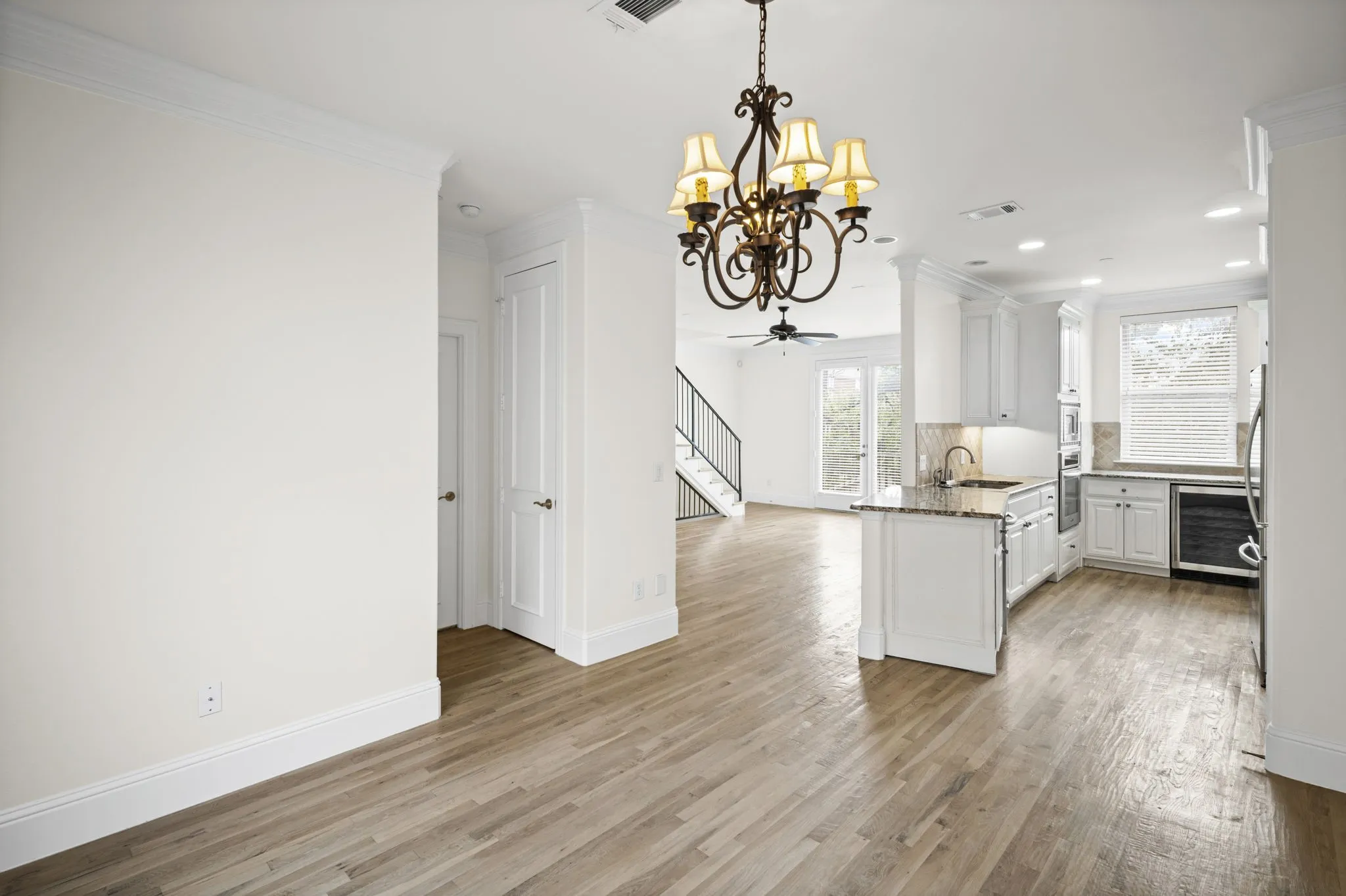Townhouse For Rent in Dallas County , 4144 Grassmere Lane 4, University Park, Texas 75205, 4 Bedroom, 4 Bathroom, 2 Garage spaces, 2,350 Sqft, built in 2007, mls#21323738, Real Estate Agent in University Park, Homes For Rent in Dallas county, Homes For Rent in University Park, Realtor in University Park Texas, Real Estate Brokerage Independent Realty Texas, Luminita Cordes Realtor