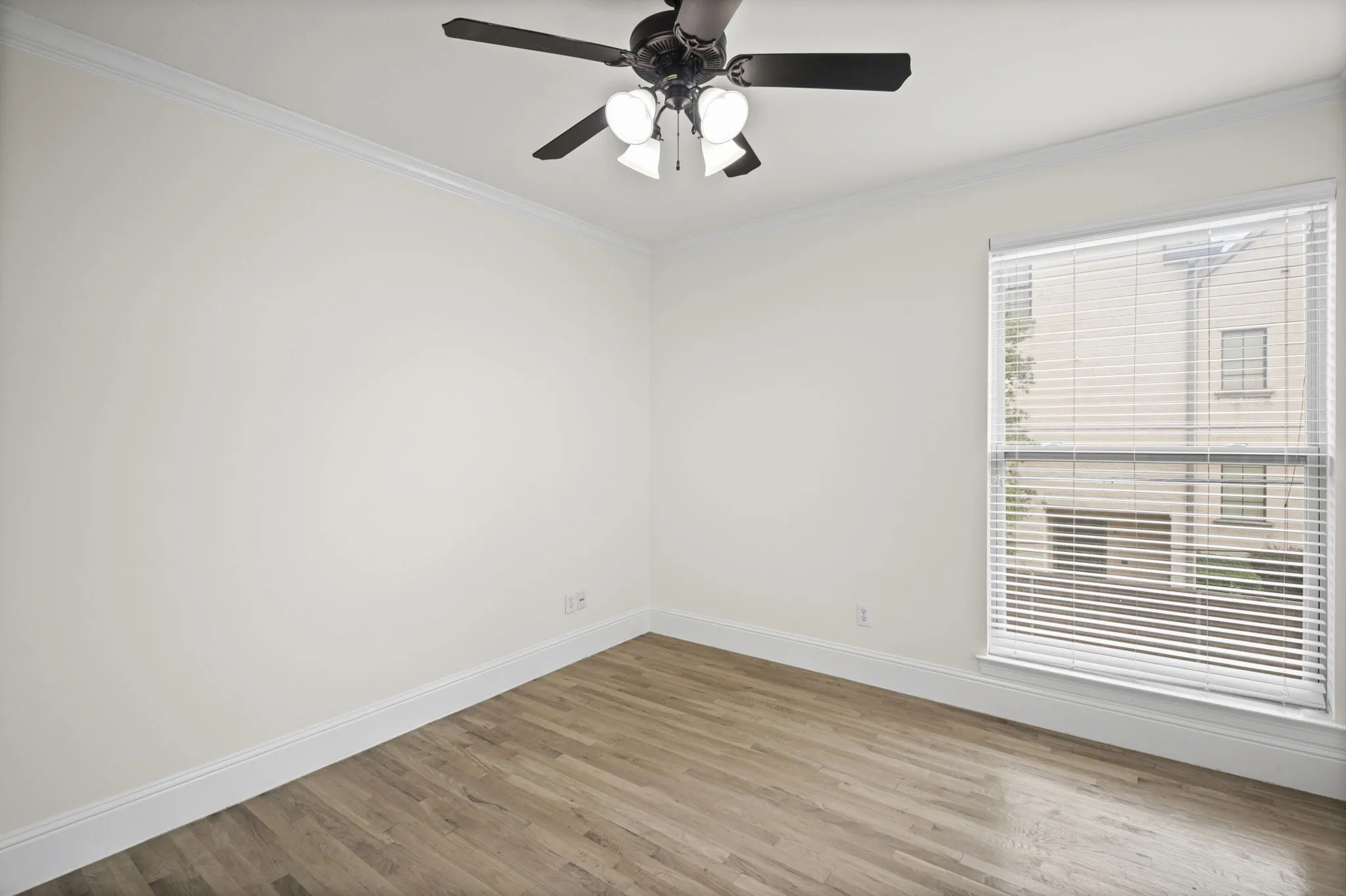 Townhouse For Rent in Dallas County , 4144 Grassmere Lane 4, University Park, Texas 75205, 4 Bedroom, 4 Bathroom, 2 Garage spaces, 2,350 Sqft, built in 2007, mls#21323738, Real Estate Agent in University Park, Homes For Rent in Dallas county, Homes For Rent in University Park, Realtor in University Park Texas, Real Estate Brokerage Independent Realty Texas, Luminita Cordes Realtor