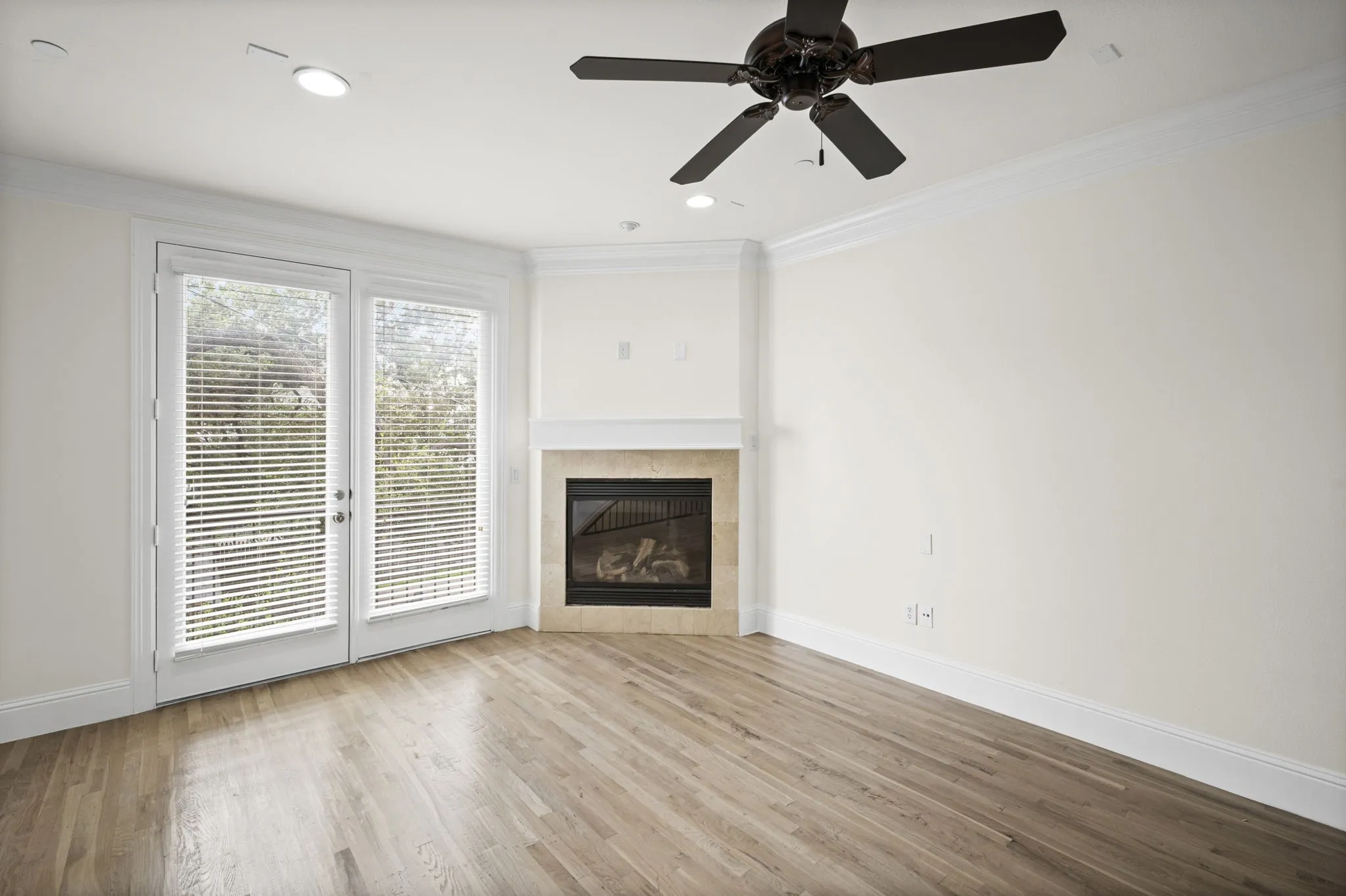 Townhouse For Rent in Dallas County , 4144 Grassmere Lane 4, University Park, Texas 75205, 4 Bedroom, 4 Bathroom, 2 Garage spaces, 2,350 Sqft, built in 2007, mls#21323738, Real Estate Agent in University Park, Homes For Rent in Dallas county, Homes For Rent in University Park, Realtor in University Park Texas, Real Estate Brokerage Independent Realty Texas, Luminita Cordes Realtor