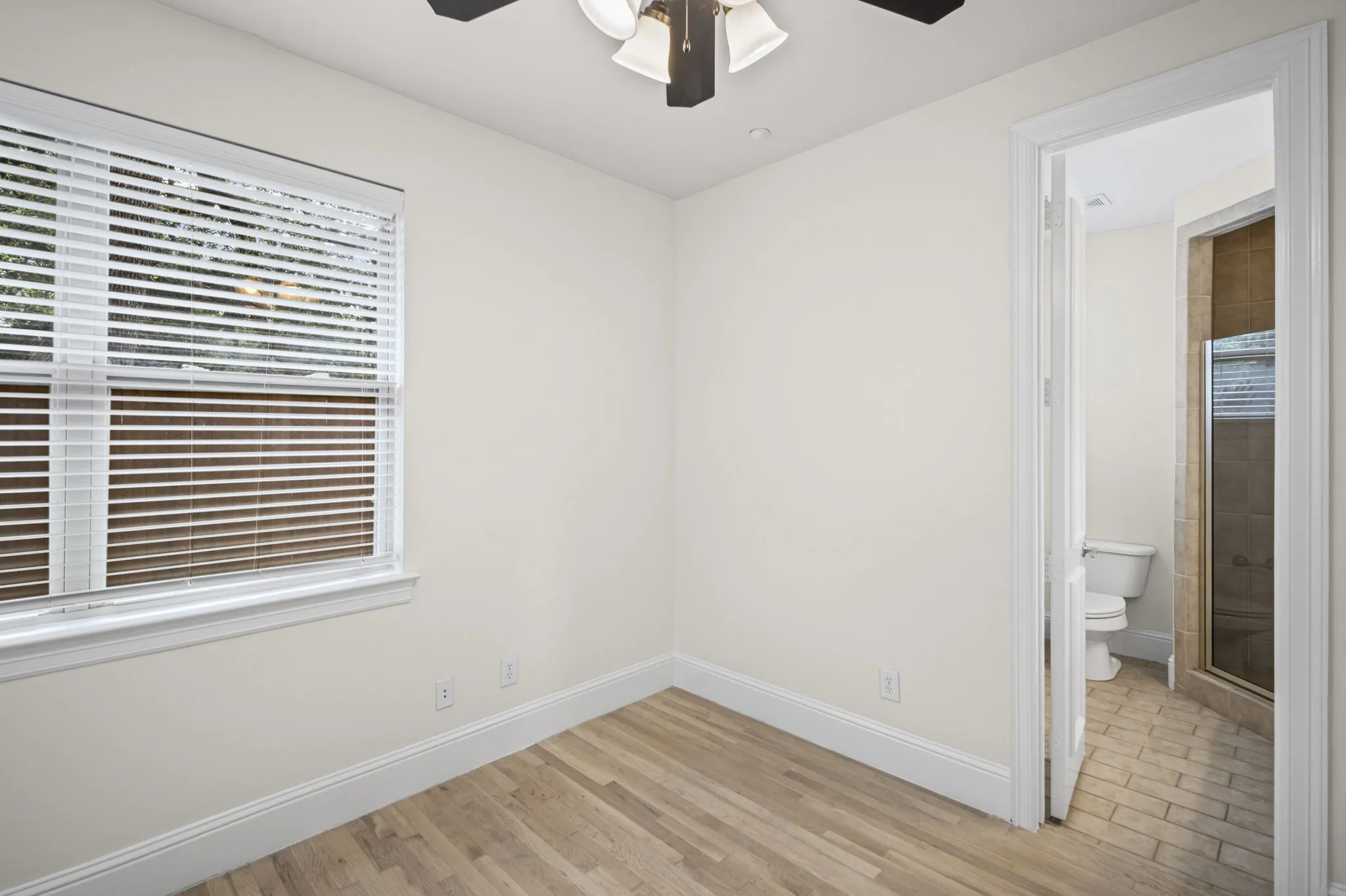 Townhouse For Rent in Dallas County , 4144 Grassmere Lane 4, University Park, Texas 75205, 4 Bedroom, 4 Bathroom, 2 Garage spaces, 2,350 Sqft, built in 2007, mls#21323738, Real Estate Agent in University Park, Homes For Rent in Dallas county, Homes For Rent in University Park, Realtor in University Park Texas, Real Estate Brokerage Independent Realty Texas, Luminita Cordes Realtor