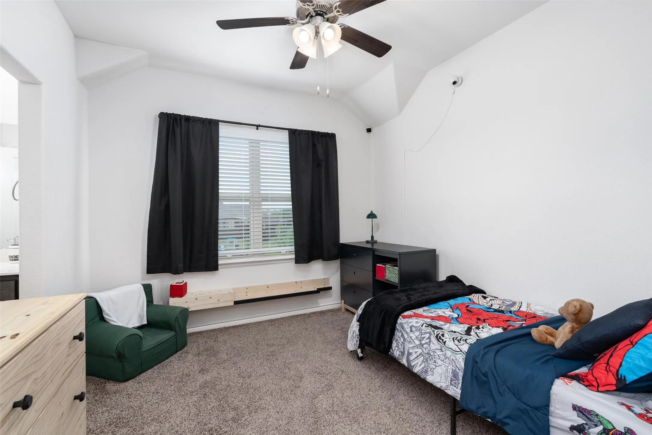 Secondary Bedroom upstairs with Jack and Jill bathroom and closet.
