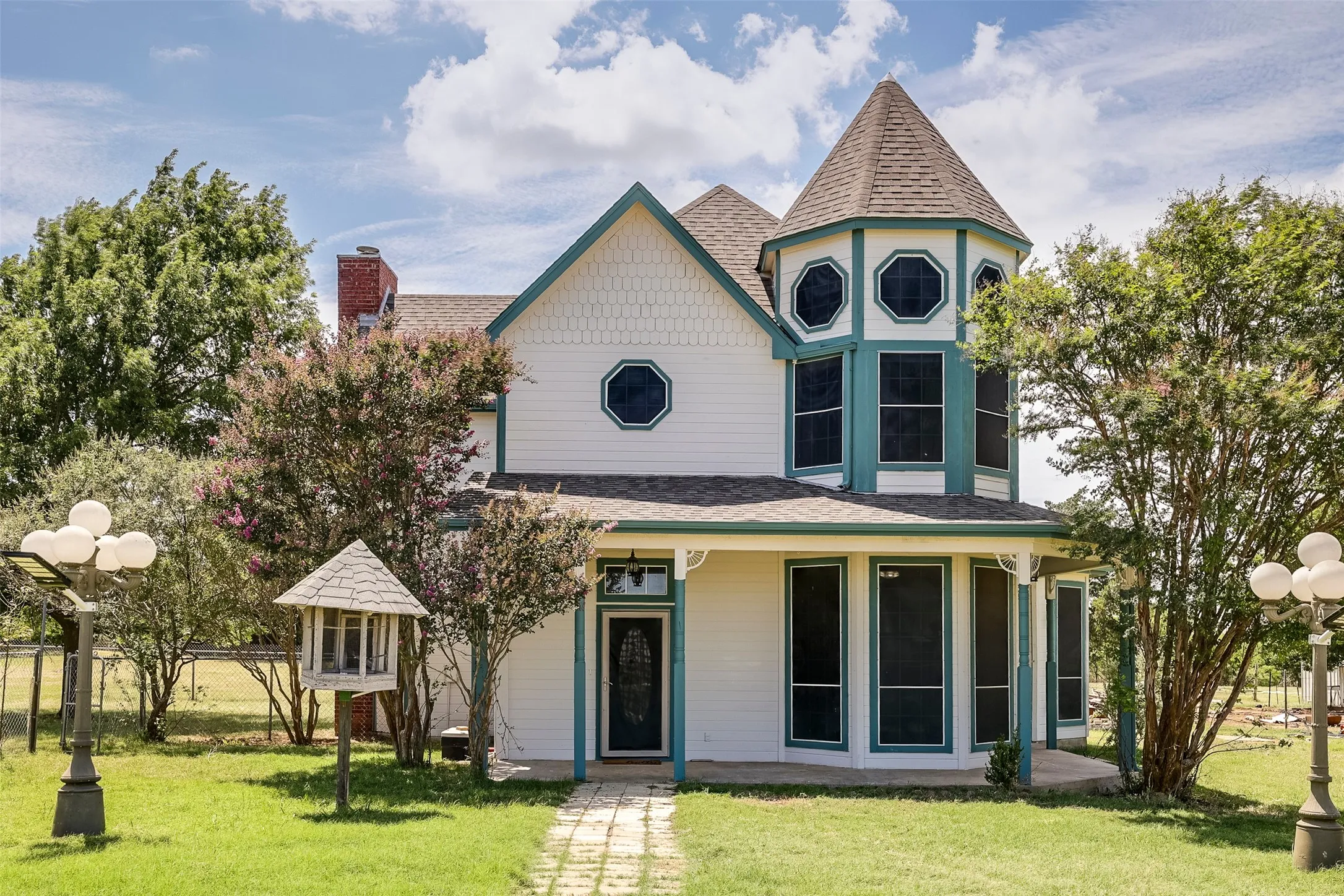 Single Family Residence For Sale in Johnson County , 6712 SUNDANCE Circle, Joshua, Texas 76058, 5 Bedroom, 3 Bathroom, Garage spaces, 2,130 Sqft, built in 1994, mls#21323648, Real Estate Agent in Joshua, Homes For Sale in Johnson county, Homes For Sale in Joshua, Realtor in Joshua Texas, Real Estate Brokerage Independent Realty Texas, Luminita Cordes Realtor