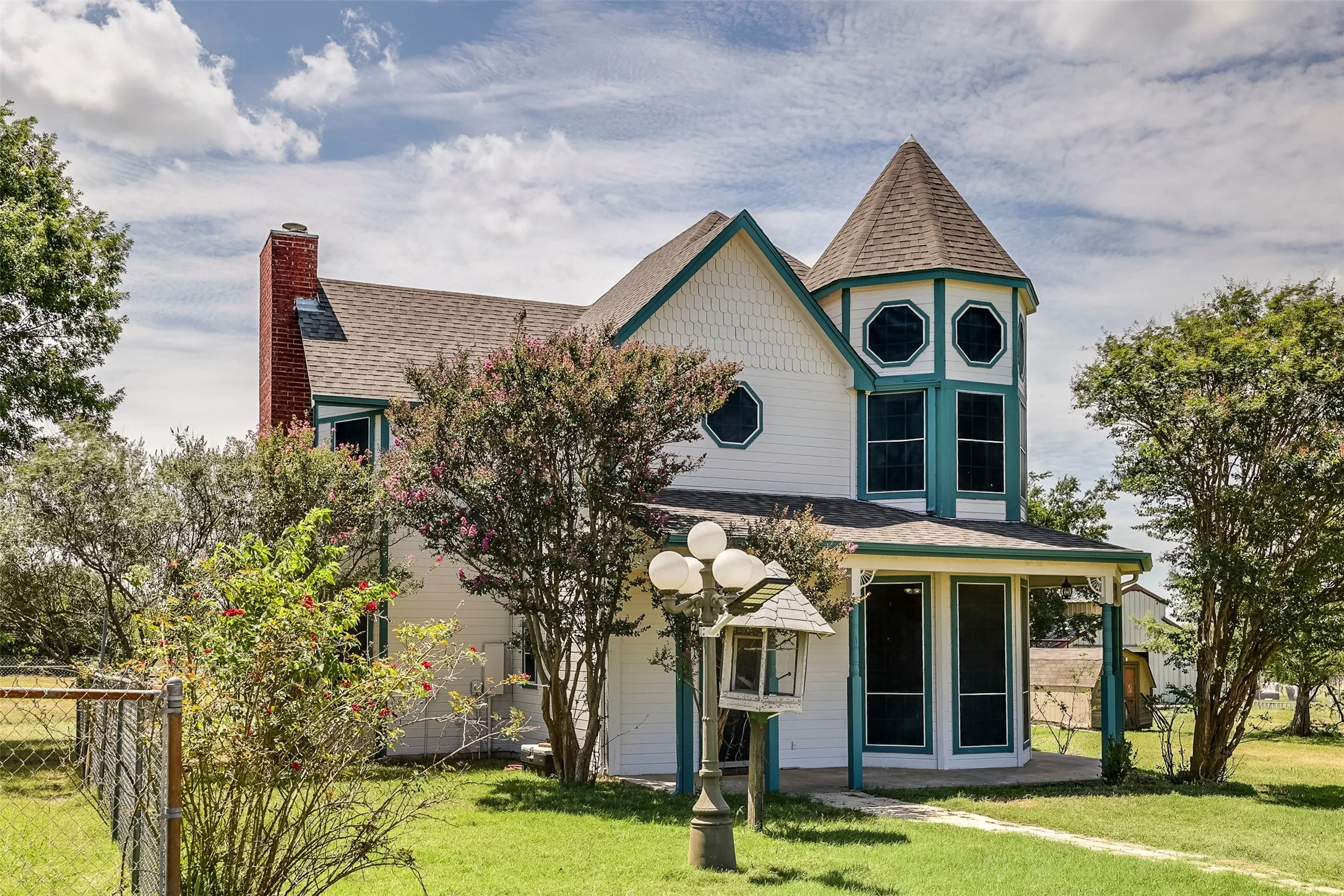 Single Family Residence For Sale in Johnson County , 6712 SUNDANCE Circle, Joshua, Texas 76058, 5 Bedroom, 3 Bathroom, Garage spaces, 2,130 Sqft, built in 1994, mls#21323648, Real Estate Agent in Joshua, Homes For Sale in Johnson county, Homes For Sale in Joshua, Realtor in Joshua Texas, Real Estate Brokerage Independent Realty Texas, Luminita Cordes Realtor